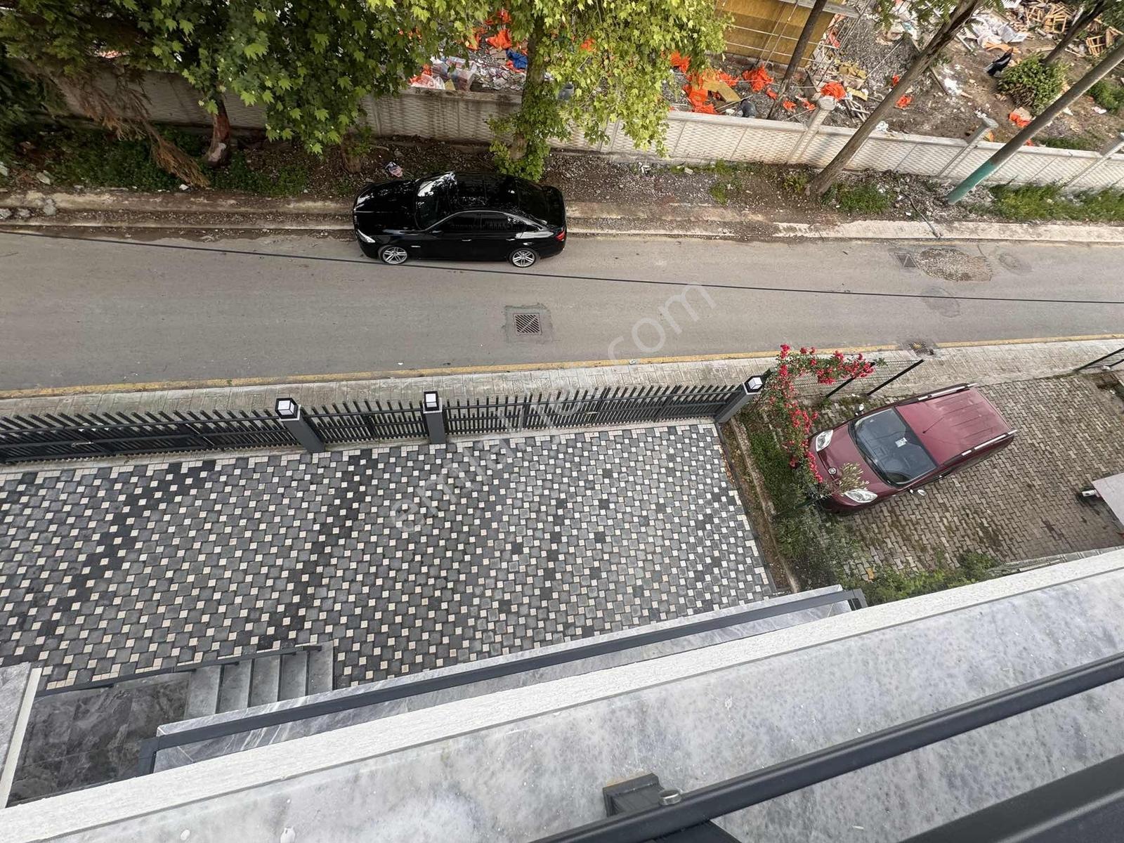 Çağ Emlak'tan Merkez Şeker Mah 324 M2 İçinde 3 Katlı 3 Daire - Görsel 4