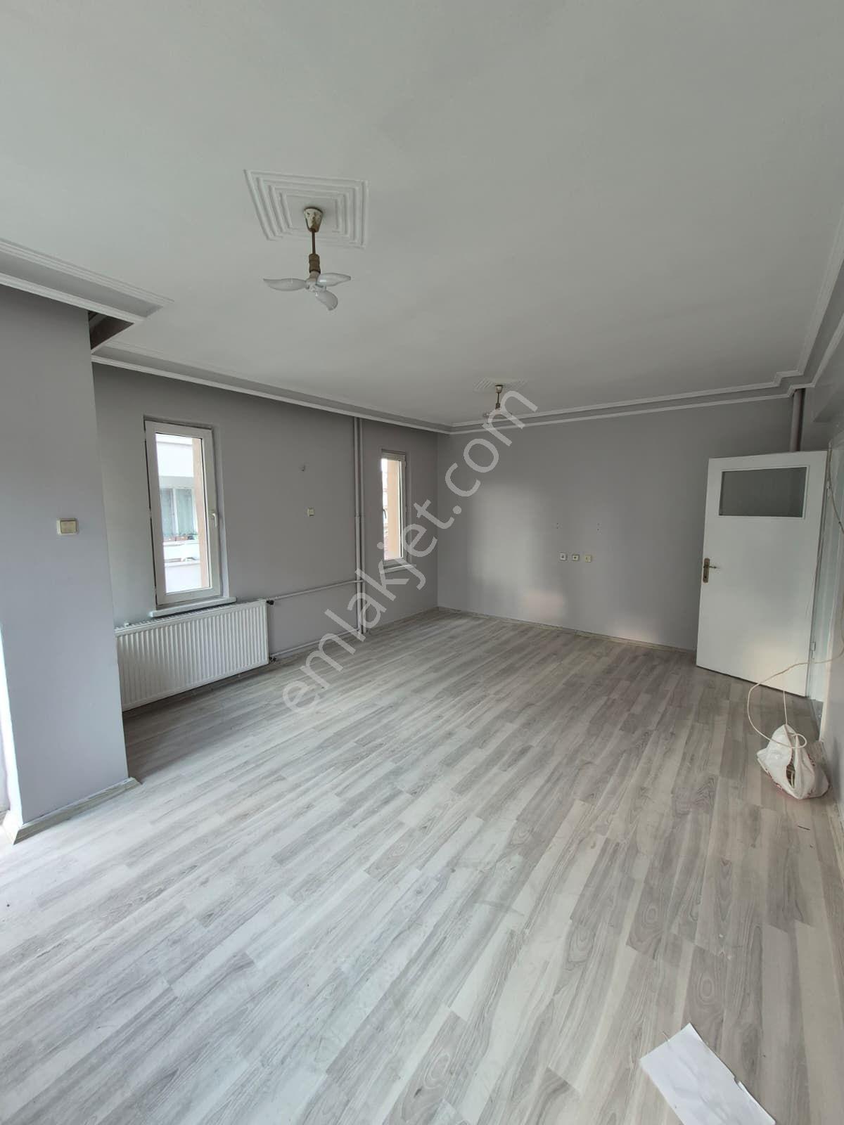 Afyon Üçok Emlaktan Cumhuriyet Mah 3+1 120m² Temiz Bakımlı Kiralık Daire - Görsel 12