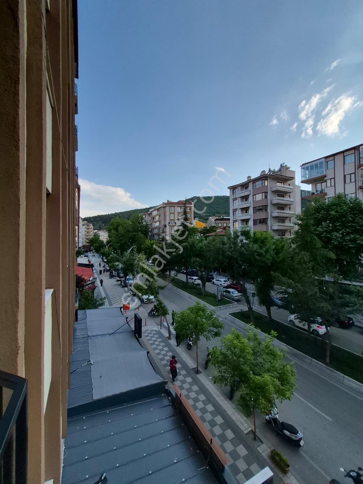 Afyon Üçok Emlaktan Cumhuriyet Mah 3+1 120m² Temiz Bakımlı Kiralık Daire - Görsel 20