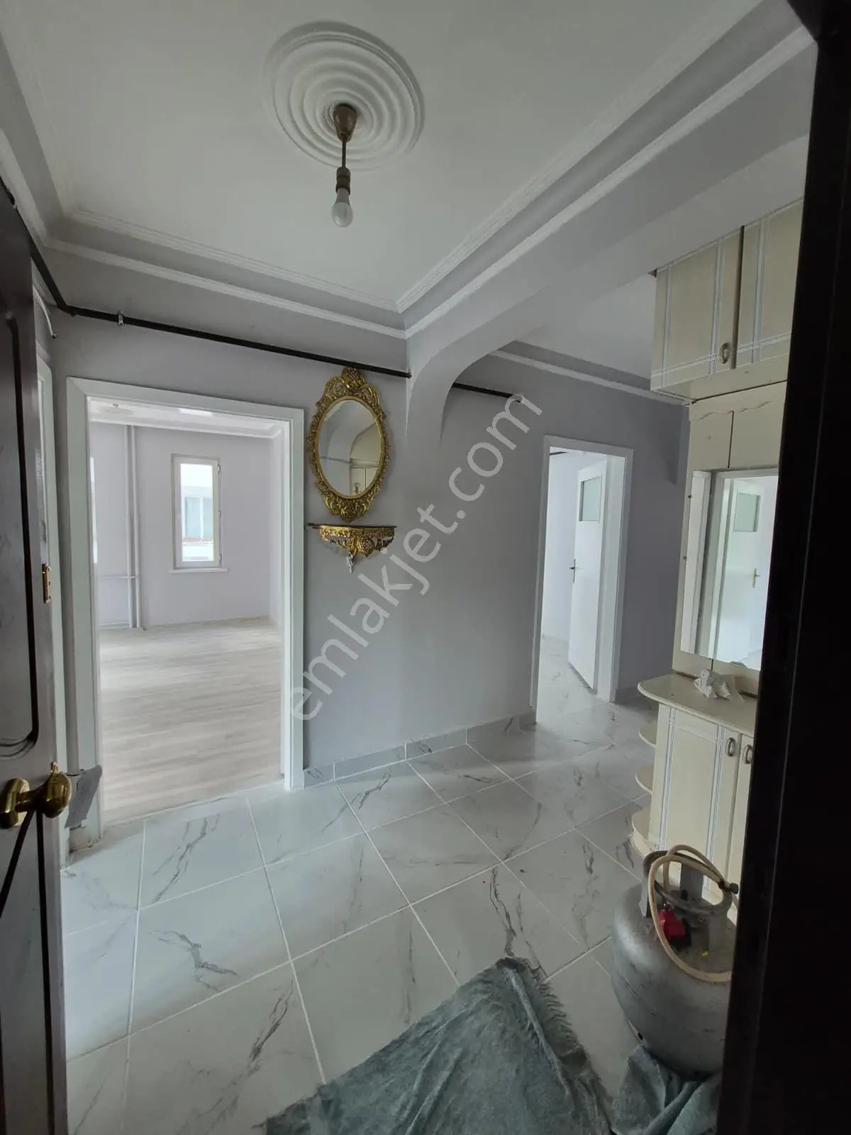 Afyon Üçok Emlaktan Cumhuriyet Mah 3+1 120m² Temiz Bakımlı Kiralık Daire - Görsel 4