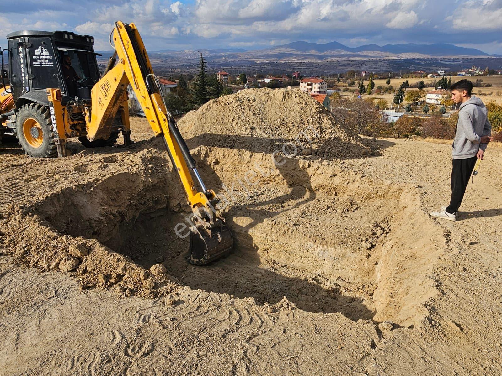 Uşak Çarıkköyde 918m2 İmarlı Arsa - Görsel 4
