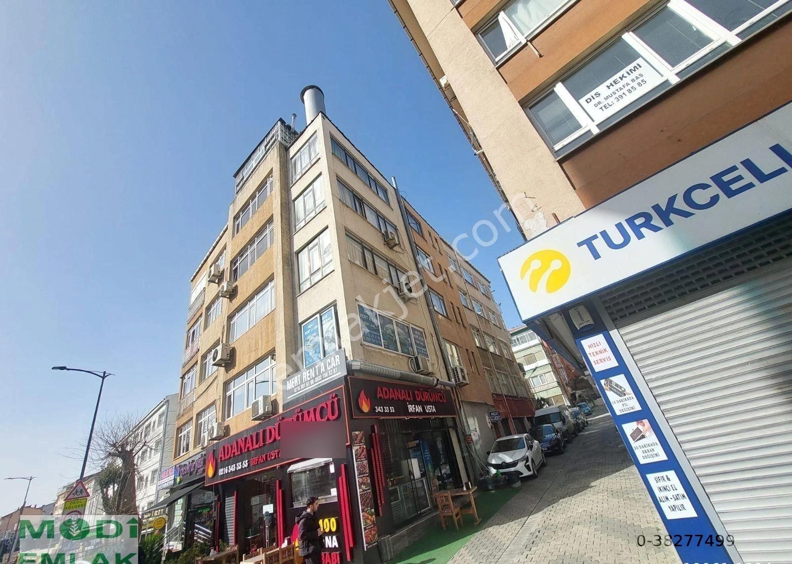 Üsküdar Merkezde Cadde Üzeri Satılık Bina - Görsel 2