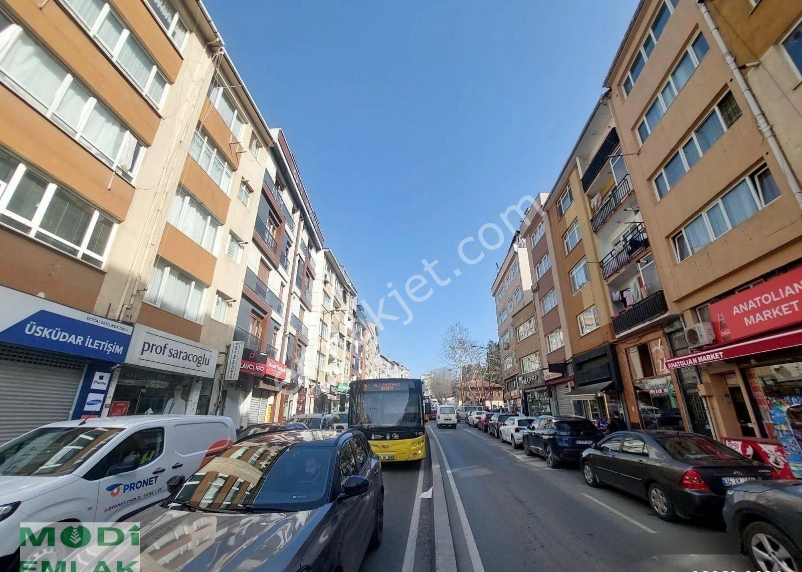 Üsküdar Merkezde Cadde Üzeri Satılık Bina - Görsel 9