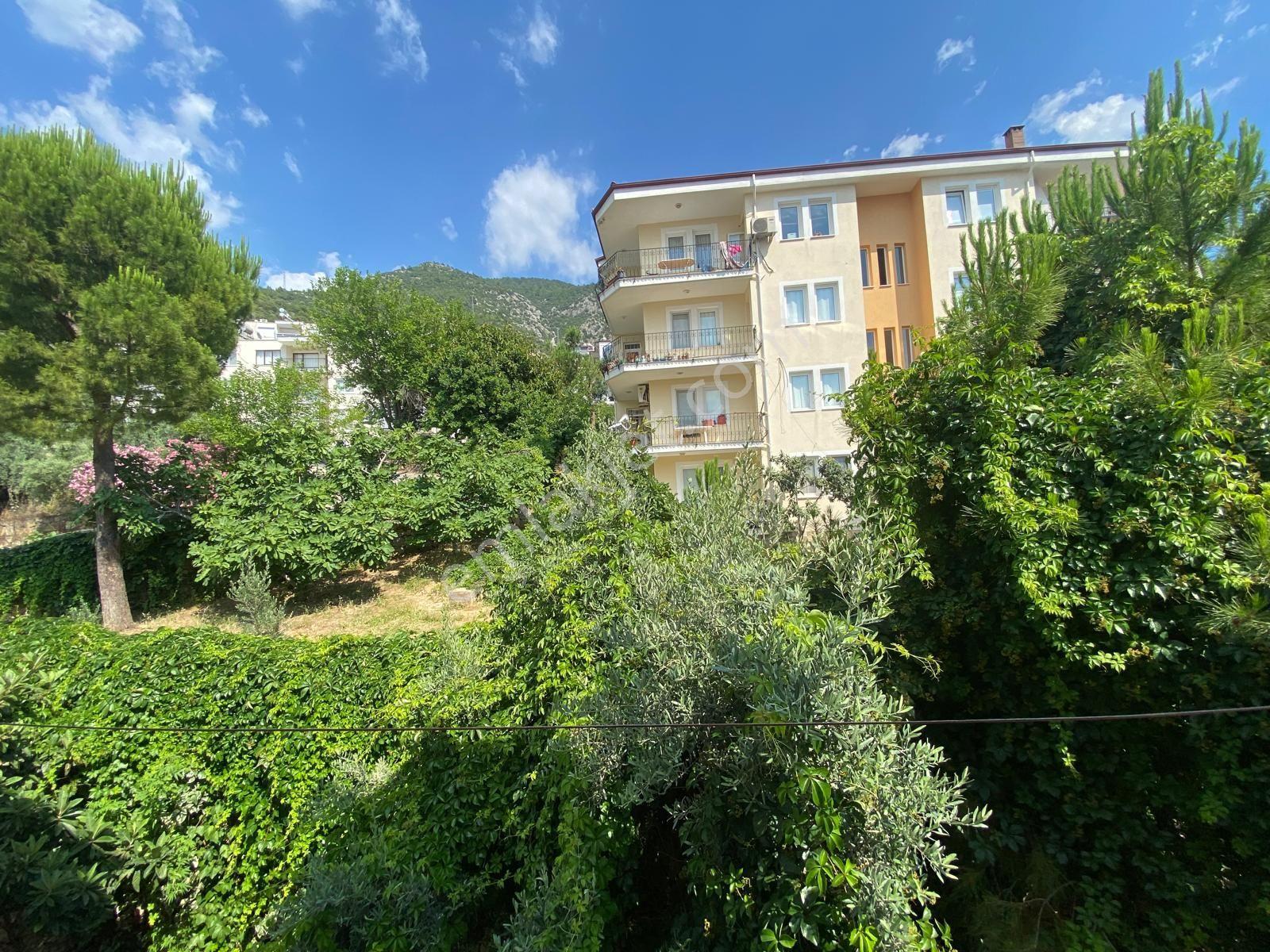 Patlangıçta Yeşillikler İçinde,otoparklı Ara Kat 3+1 135m2 Geniş Daire - Görsel 7