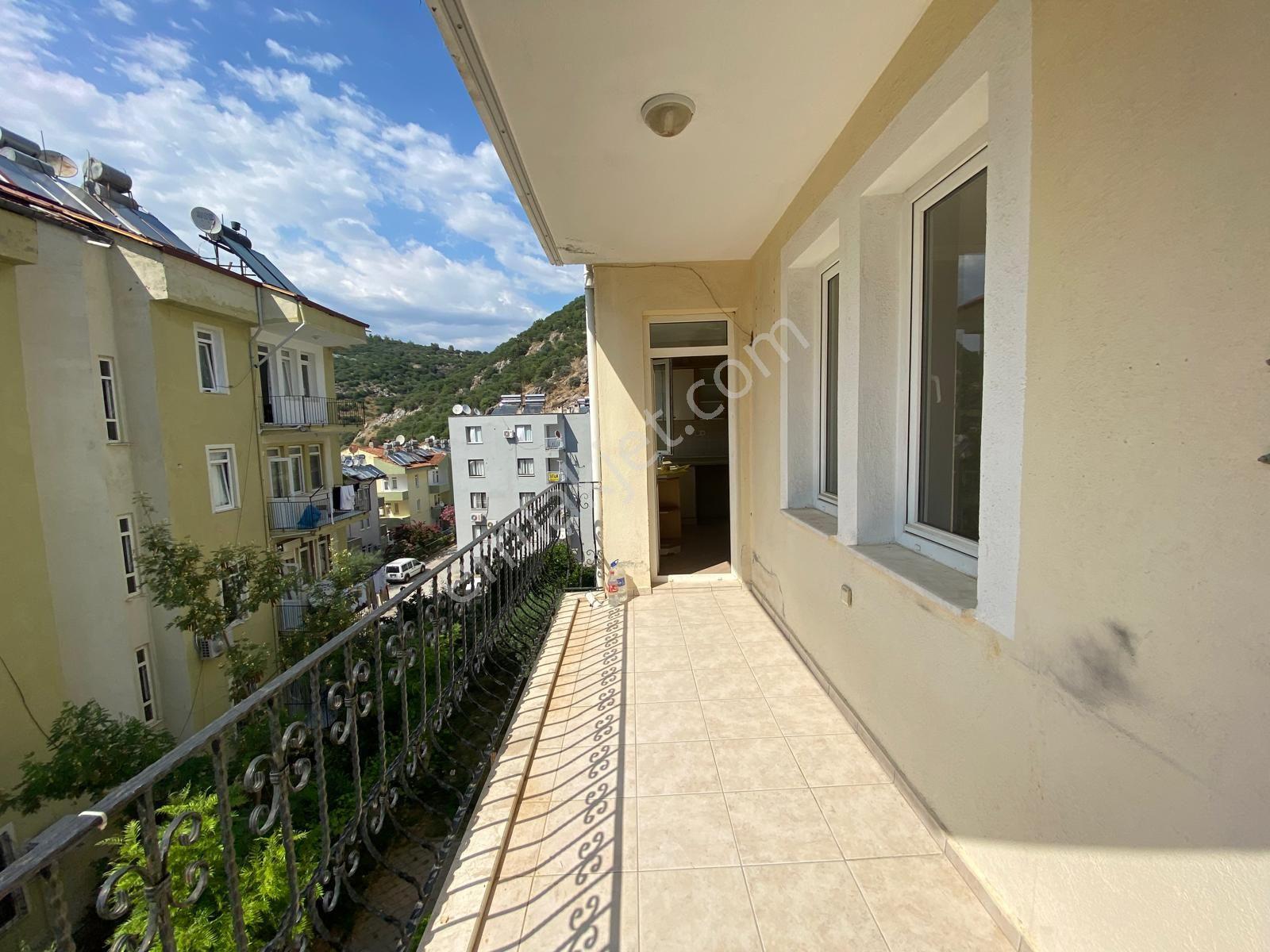 Patlangıçta Yeşillikler İçinde,otoparklı Ara Kat 3+1 135m2 Geniş Daire - Görsel 17