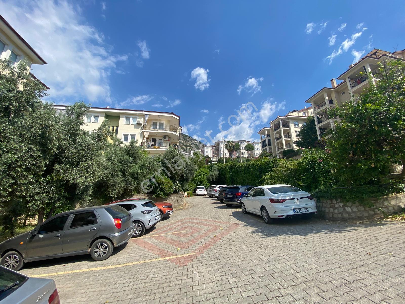 Patlangıçta Yeşillikler İçinde,otoparklı Ara Kat 3+1 135m2 Geniş Daire - Görsel 27