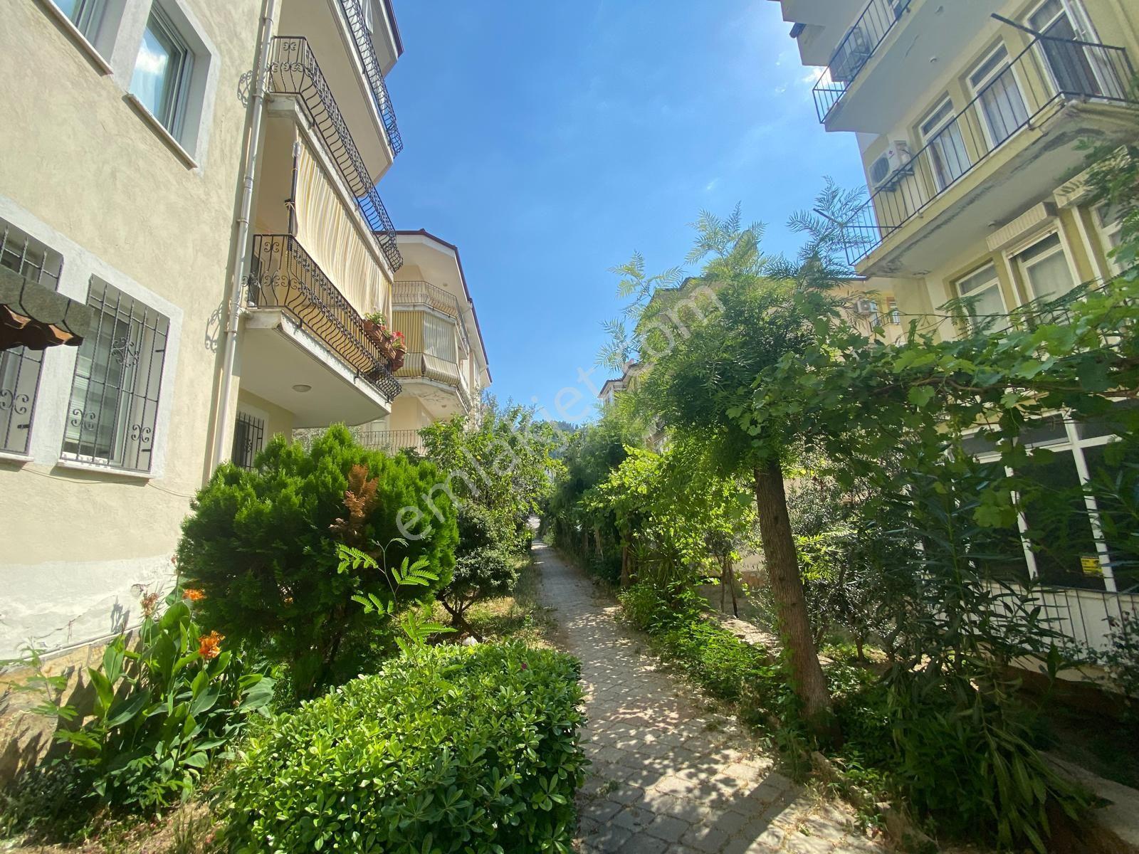 Patlangıçta Yeşillikler İçinde,otoparklı Ara Kat 3+1 135m2 Geniş Daire - Görsel 29