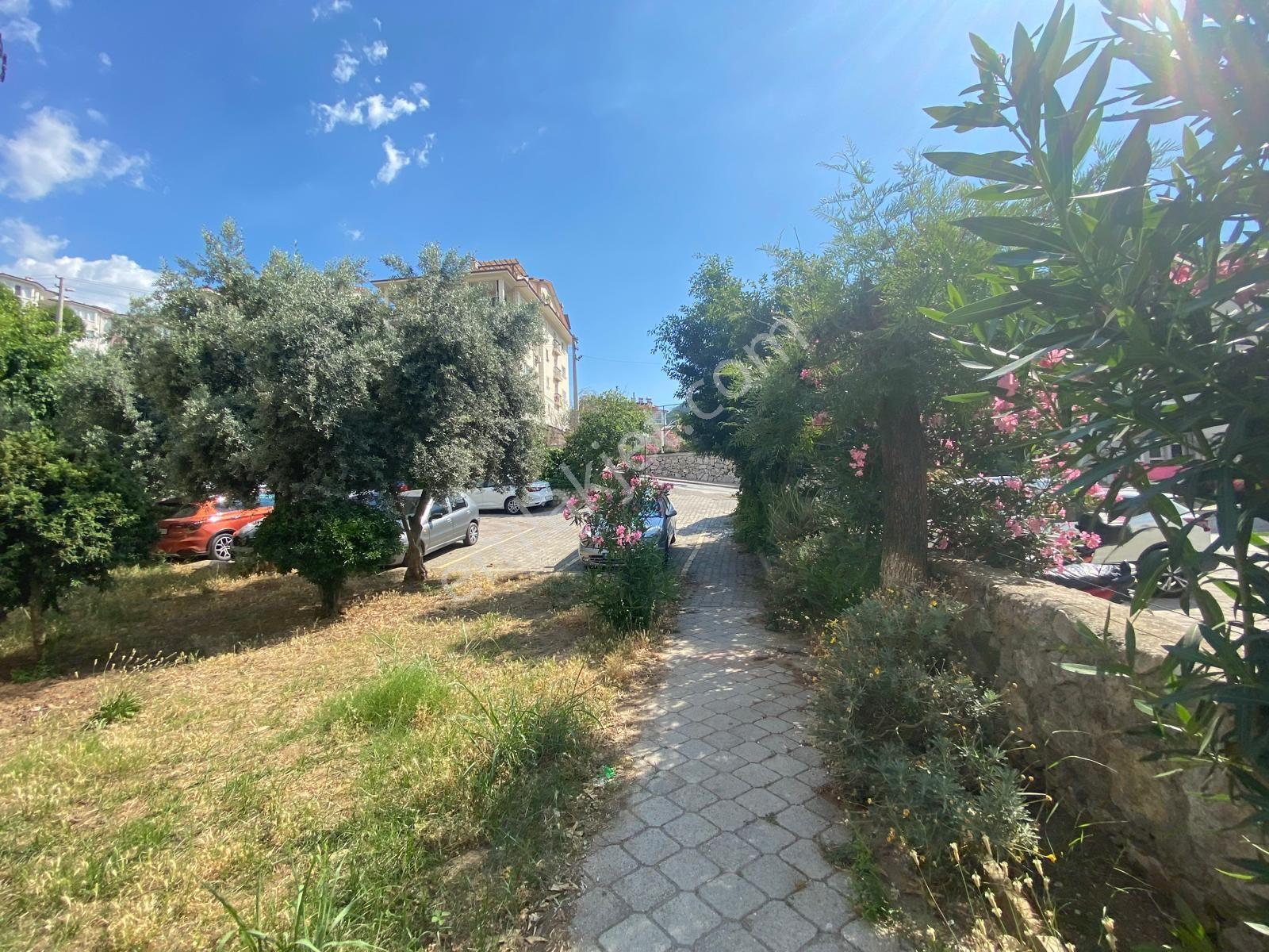 Patlangıçta Yeşillikler İçinde,otoparklı Ara Kat 3+1 135m2 Geniş Daire - Görsel 8