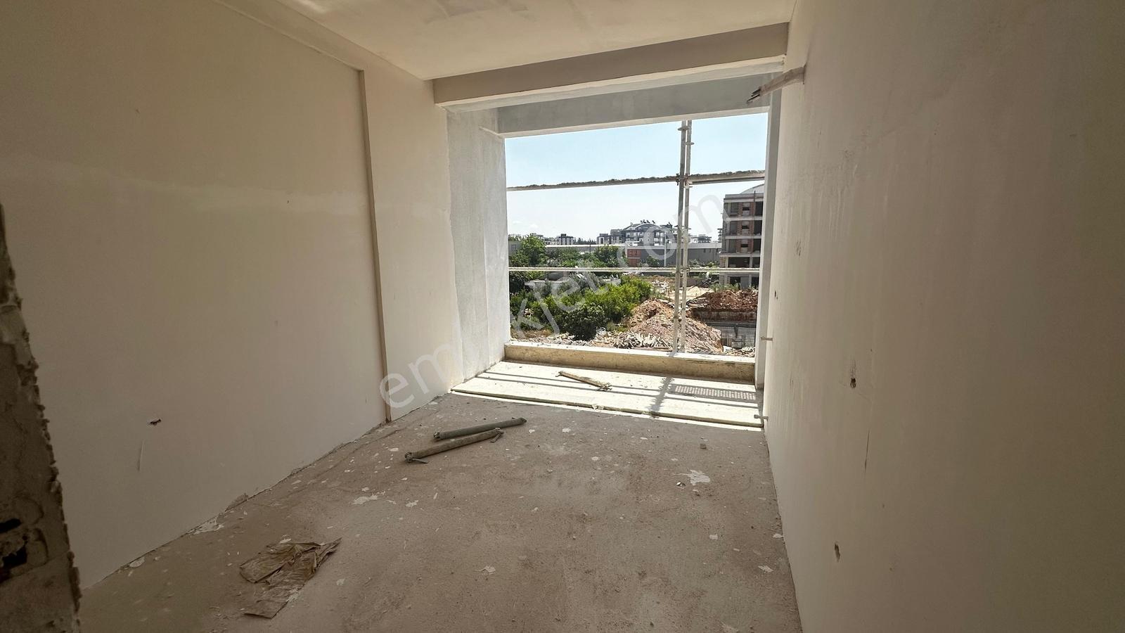 Havalimanı Yakını Özellikli Sitede 1+1 Satılık Daire - Görsel 6