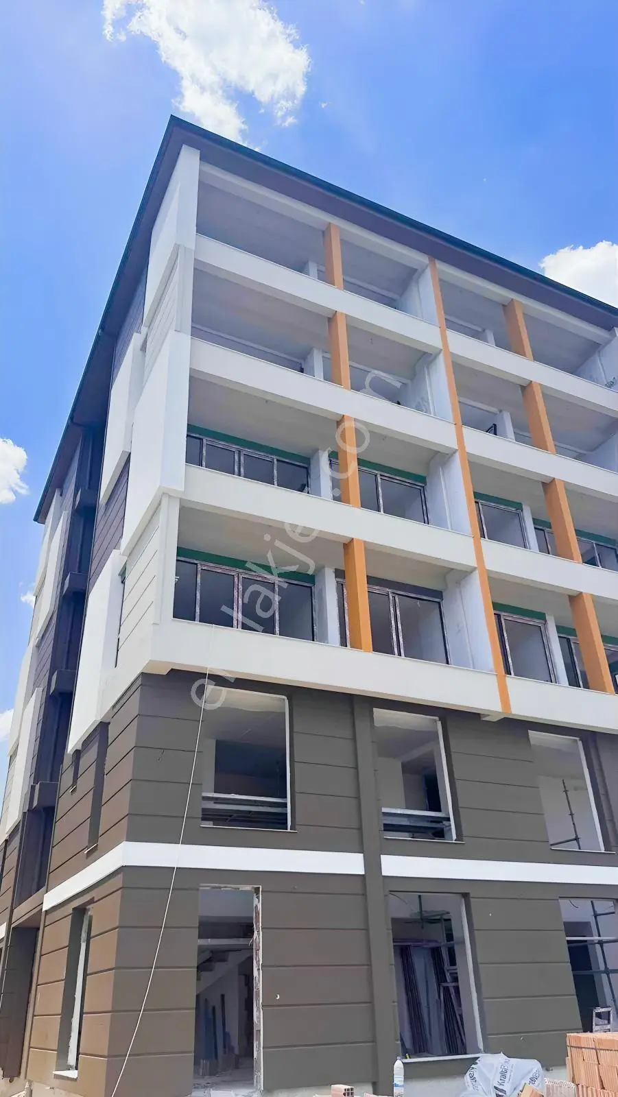 Havalimanı Yakını Özellikli Sitede 1+1 Satılık Daire - Görsel 8