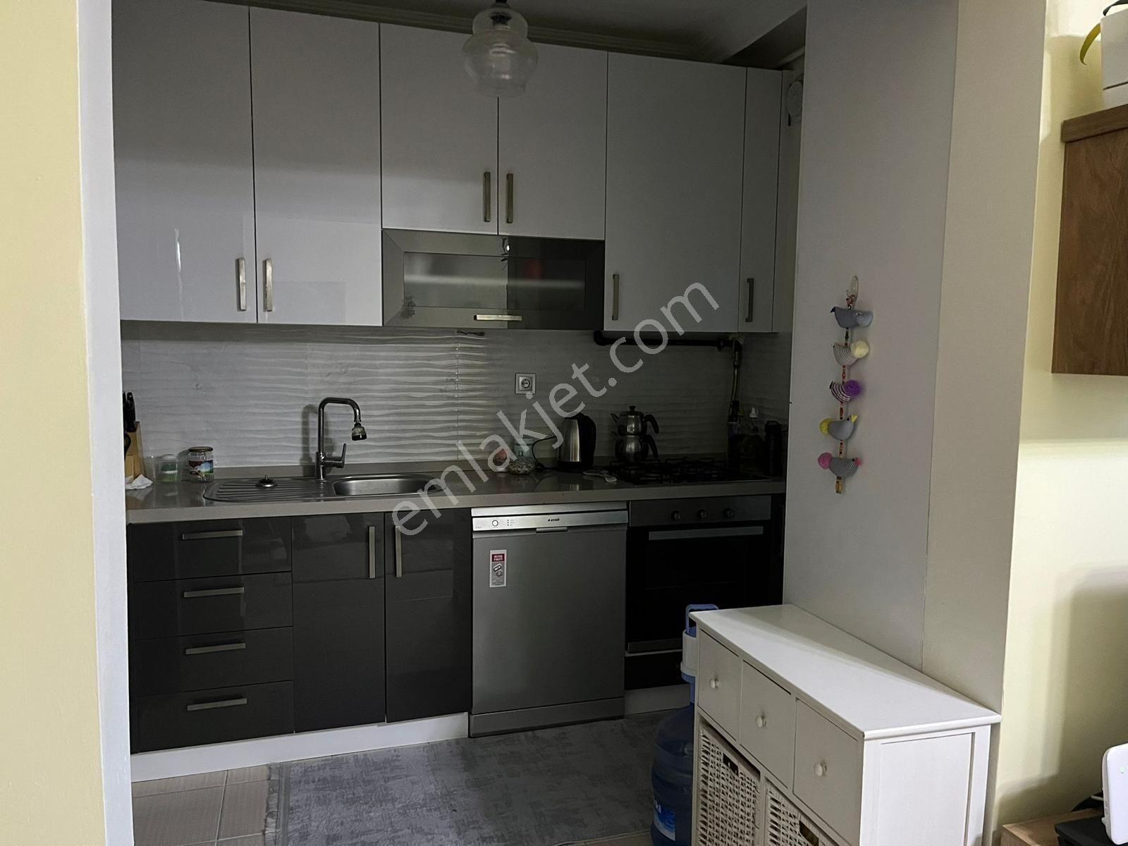 Küçükçekmece Atakent Mh., Menekşe 1 Sitesi Kiralık Tadilatlı 2+1 - Görsel 9