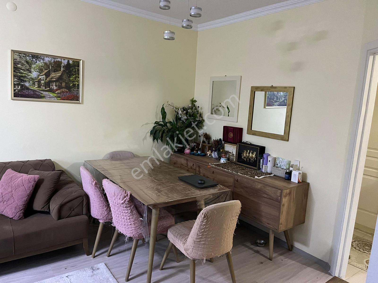 Küçükçekmece Atakent Mh., Menekşe 1 Sitesi Kiralık Tadilatlı 2+1 - Görsel 4