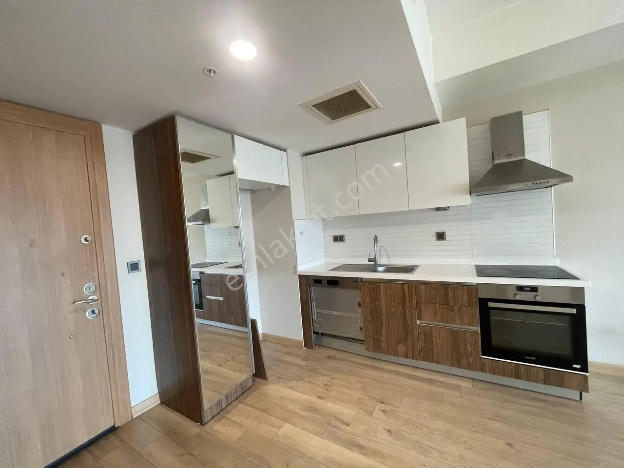 Güncel Anka Evim Kadıköy Yüksek Kat Ankastreli Kiralık 1+1 Daire - Görsel 2