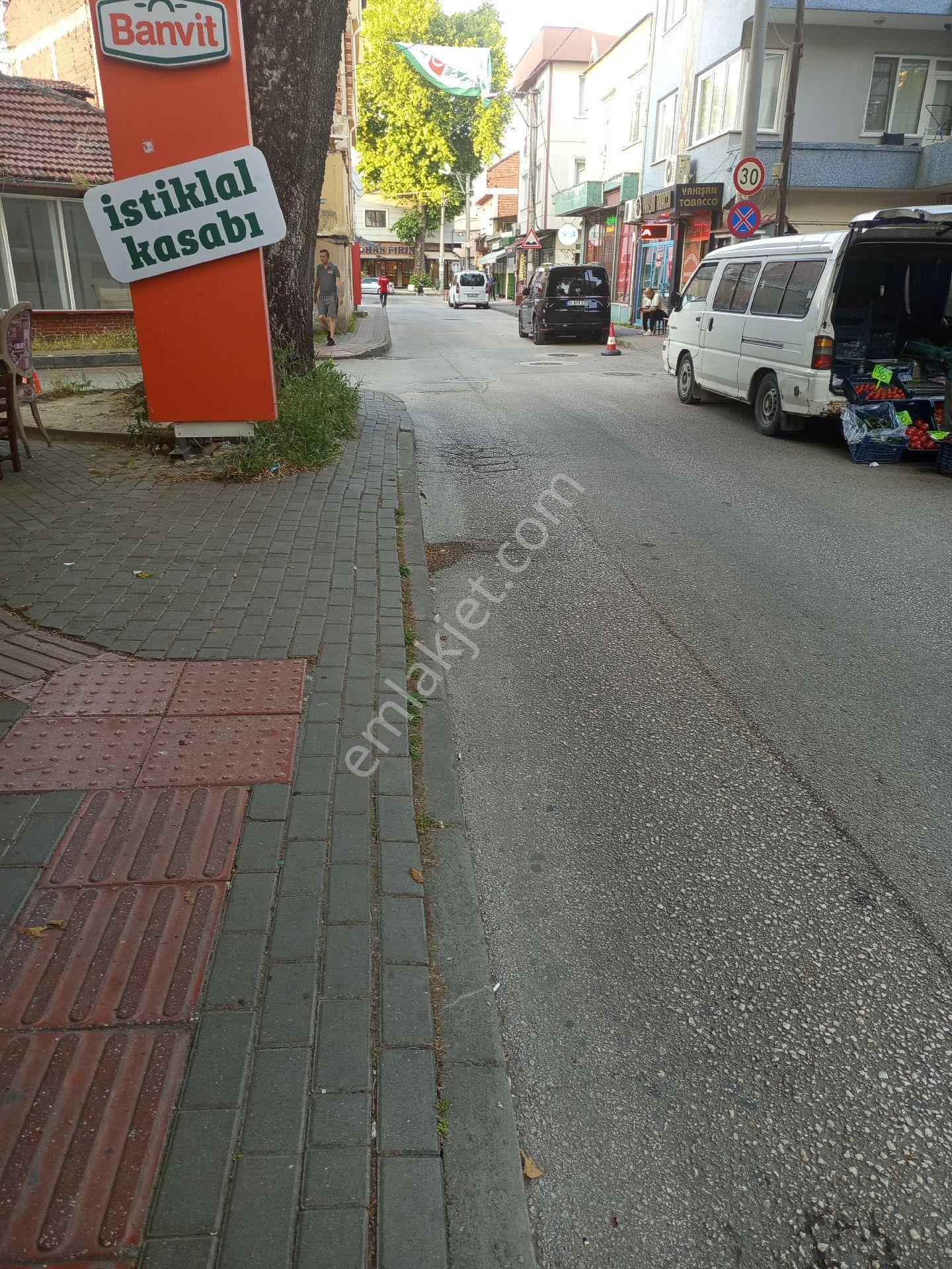 Hürriyet Meydanına Yakın İstiklal Mahallesinde Kiralık 20 Mt2 Dükkan - Görsel 9