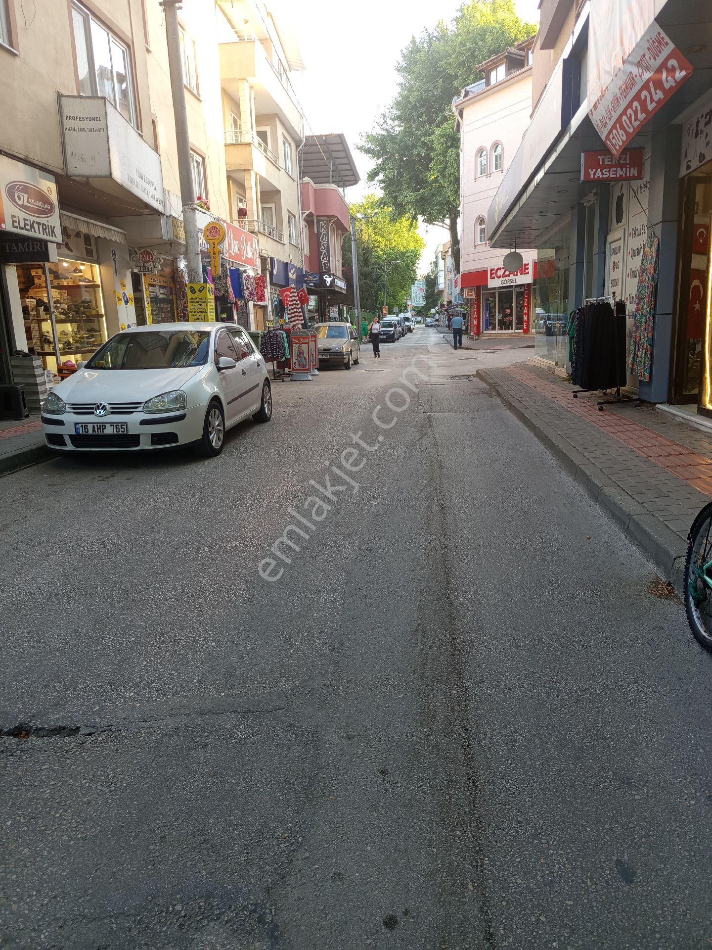 Hürriyet Meydanına Yakın İstiklal Mahallesinde Kiralık 20 Mt2 Dükkan - Görsel 8