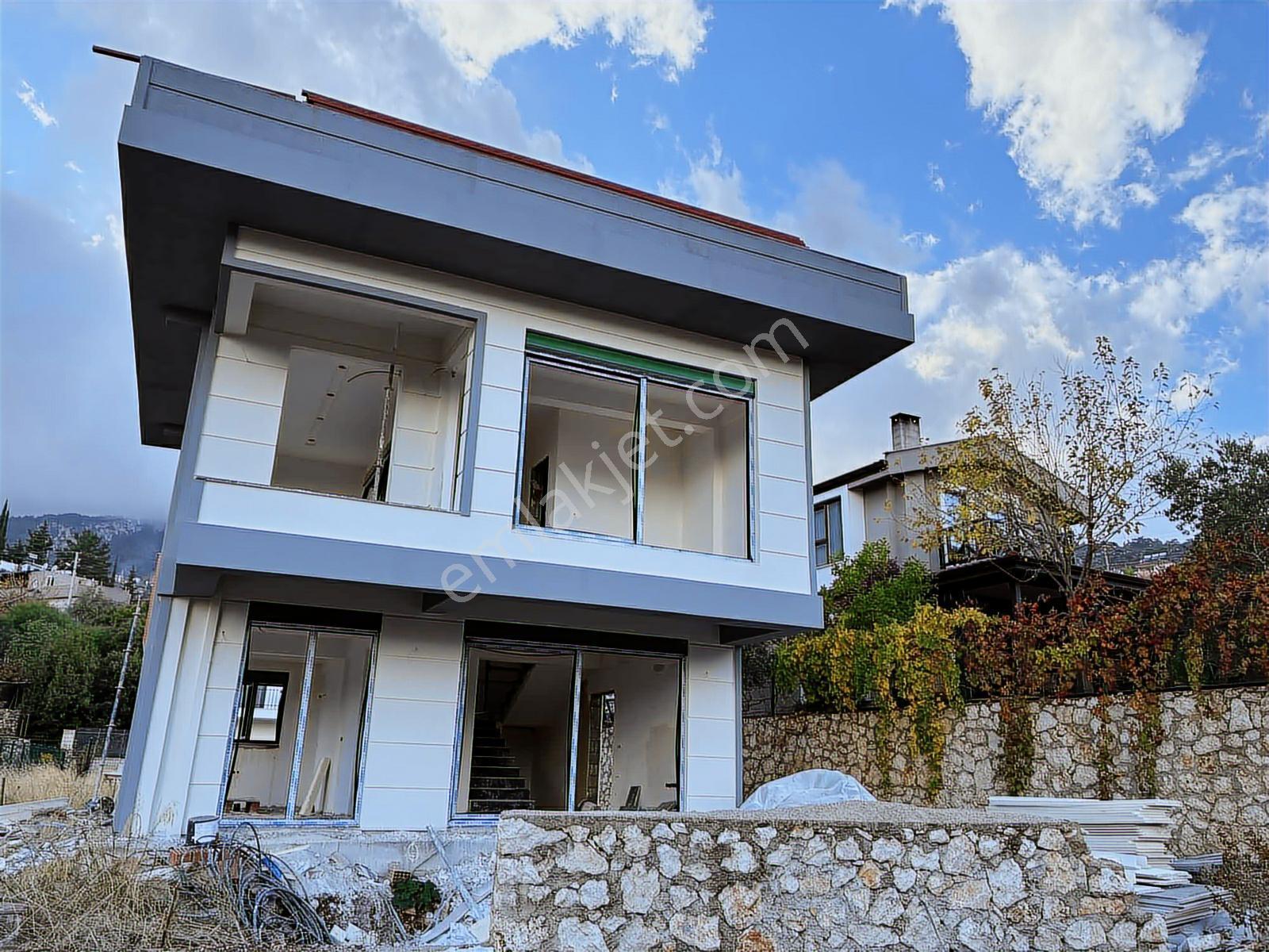 Geyikbayırı Merkezinde Satılık Natamam Villa - Görsel 10