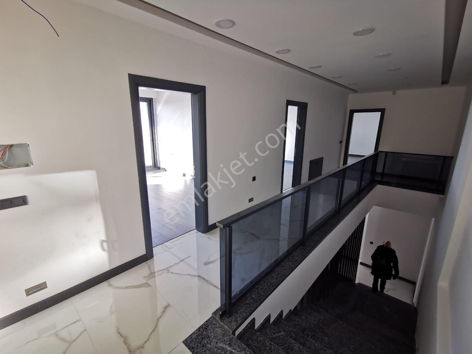 Marinada Kiralık!!-panaromık Manzara-özel Havuz-bahçe-otopark- Lüx-modern-7+1-1000 M2-tam Müstakil - Görsel 30
