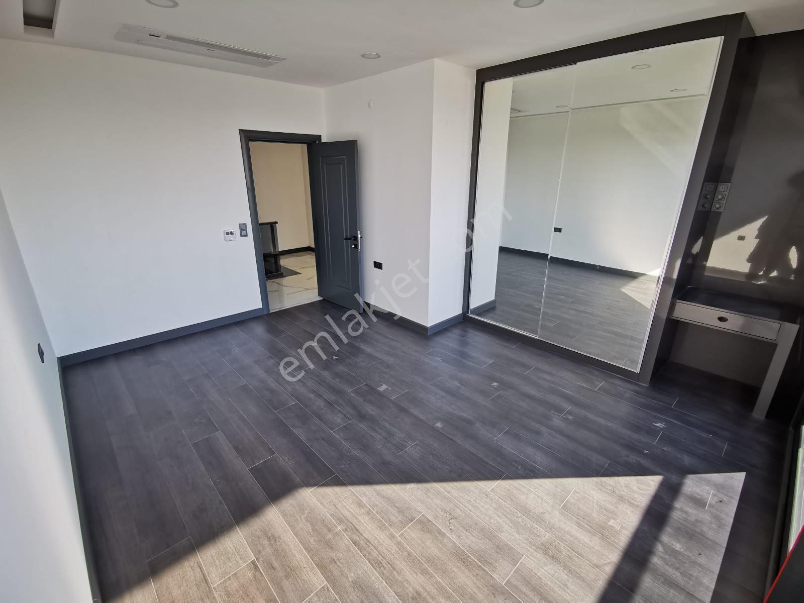Marinada Kiralık!!-panaromık Manzara-özel Havuz-bahçe-otopark- Lüx-modern-7+1-1000 M2-tam Müstakil - Görsel 35
