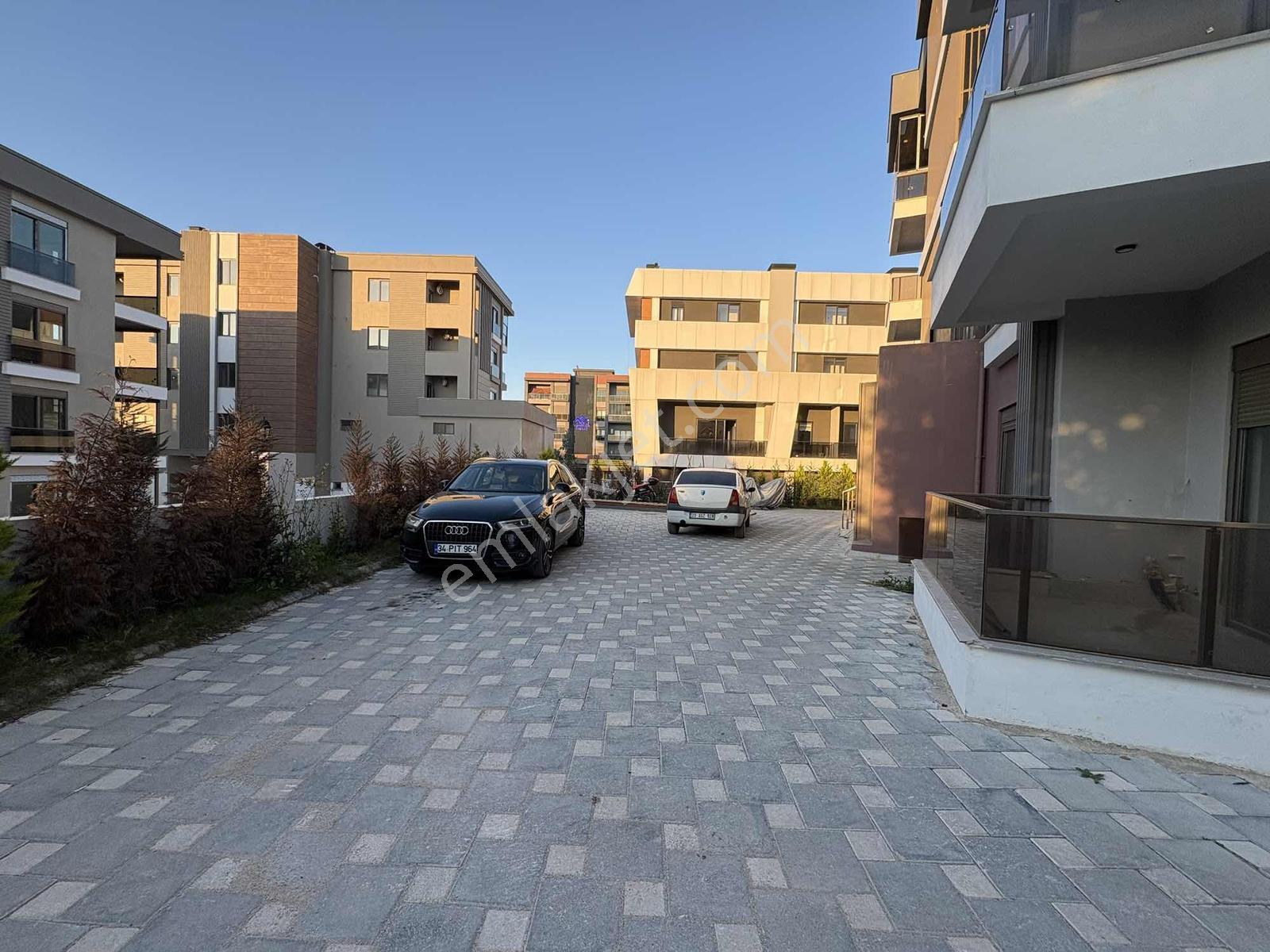Kardeşkentler Cad Kiralık İskanlı Full Eşyalı 1+1 Daire - Görsel 9