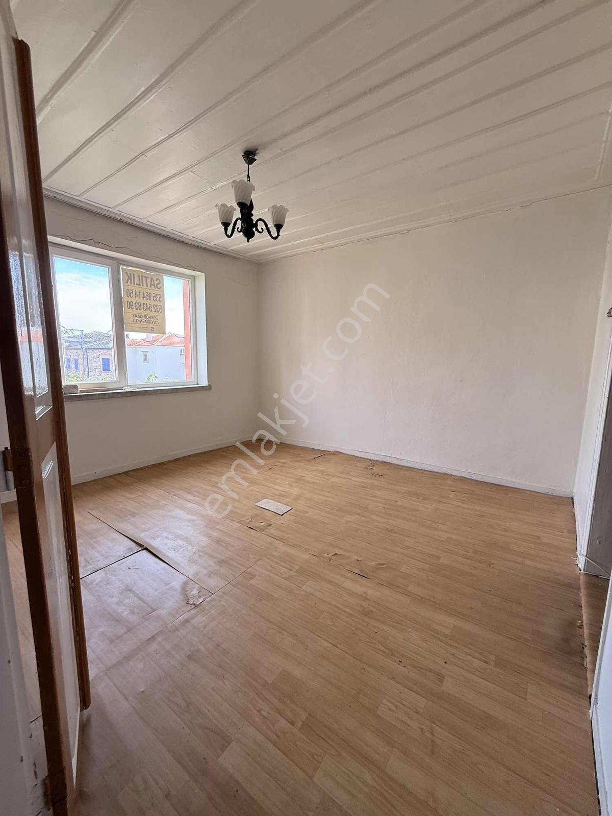 Ayvalık Cunda 3 Katlı Bahçeli Manzaralı Müstakil Ev - Görsel 28