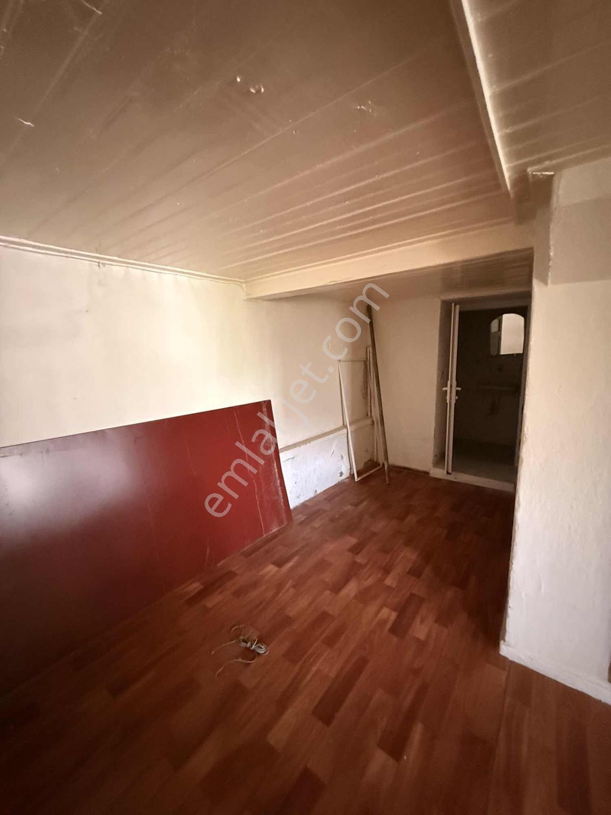 Ayvalık Cunda 3 Katlı Bahçeli Manzaralı Müstakil Ev - Görsel 31