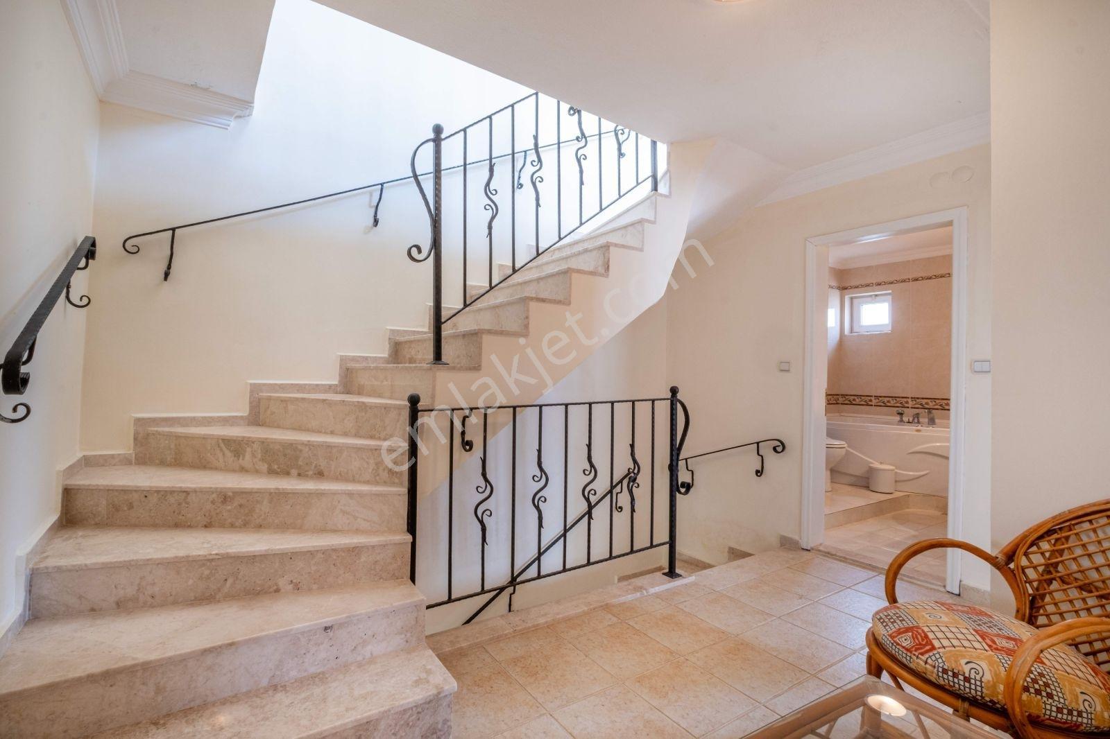 Ayten Yaşar'dan Altıntaş Onur Kent Sitesinde Satılık Villa - Görsel 27