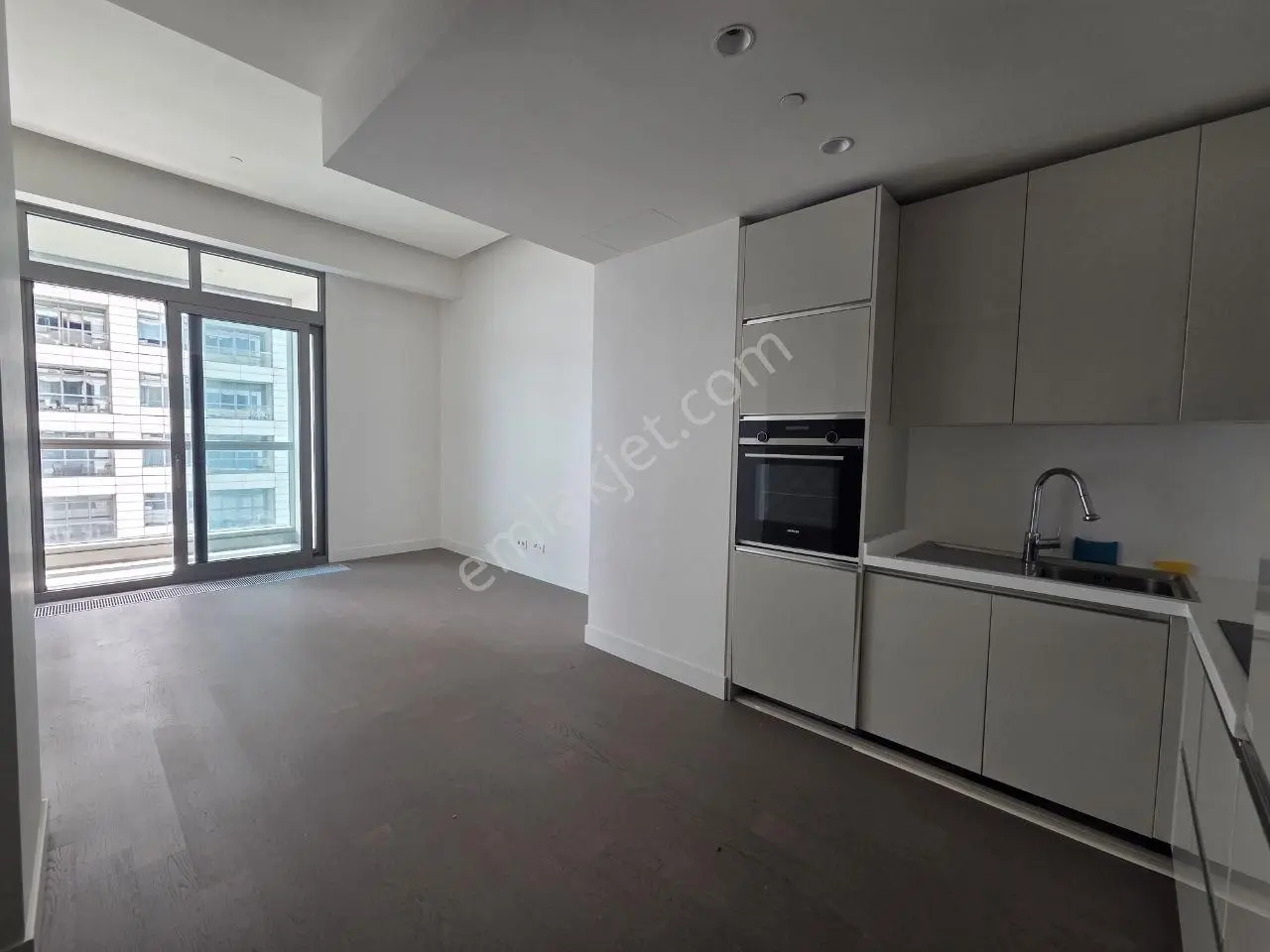 Maslak 42'de Şehir Manzaralı | Lüks 1+1 Kiralık Daire
