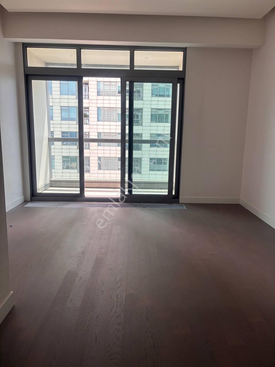 Maslak 42'de Şehir Manzaralı | Lüks 1+1 Kiralık Daire - Görsel 12
