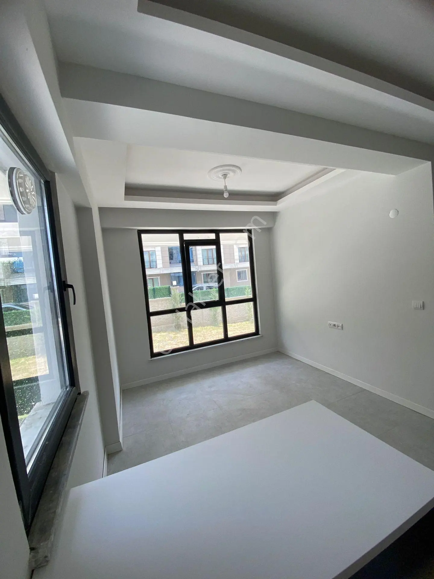 Nusratiye De Site İçi Havuzlu Kıralık 1+1 Daire - Görsel 2
