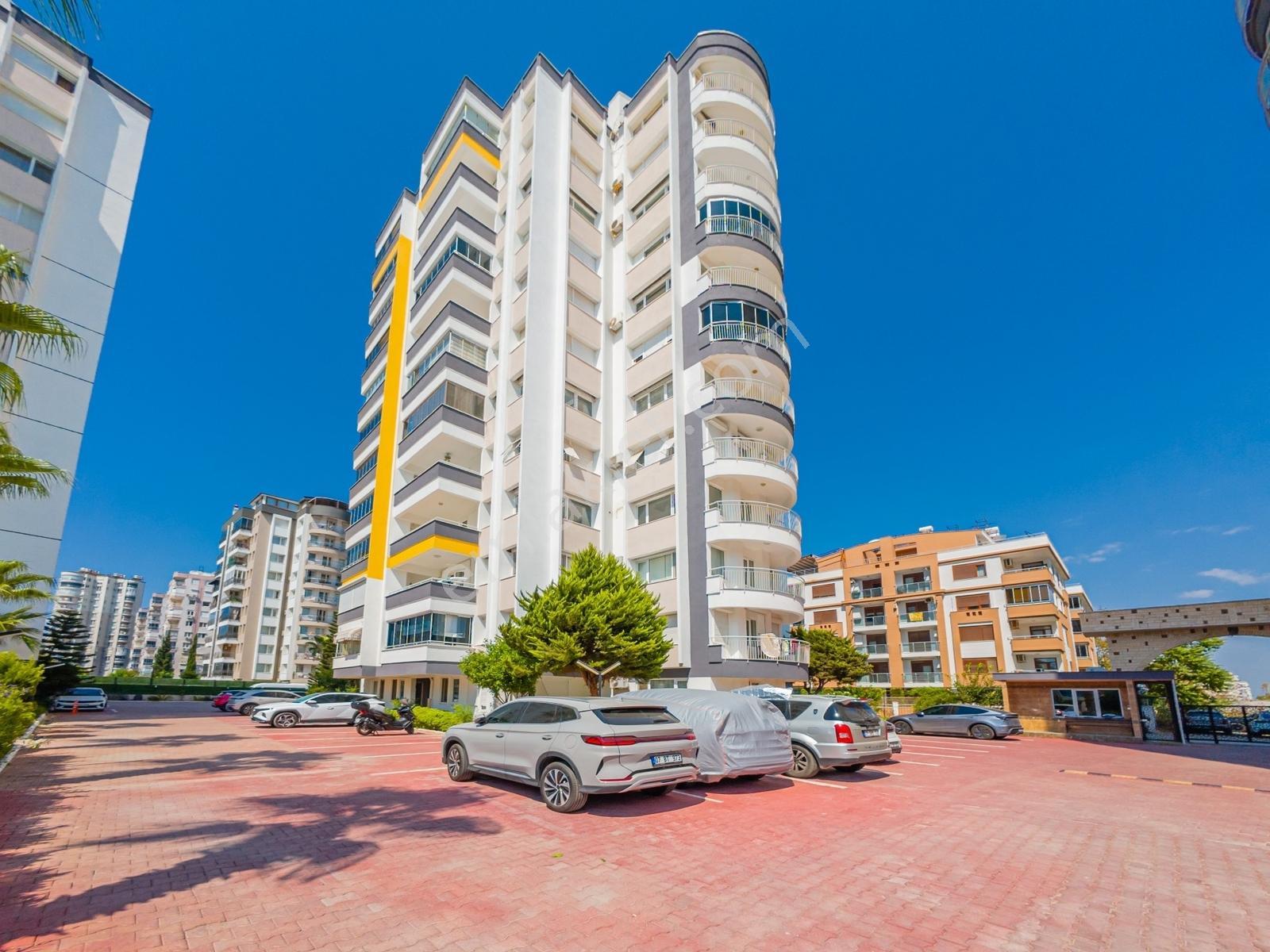 Çağlayanda Site İçi Havuzlu Geniş 5+2 Dubleks Satılık Daire