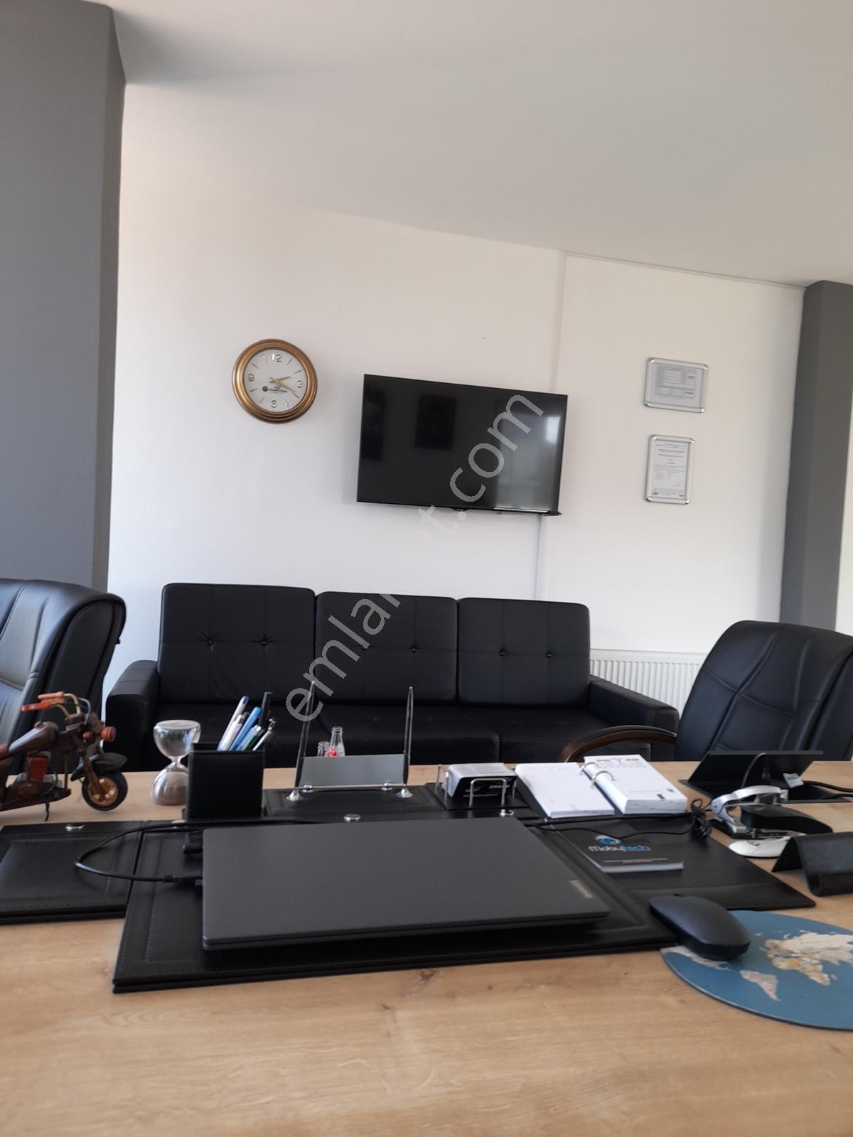 Gebze Adliye Karşısı Cadde Üstü 3 Kat Kiralık Dükkan - Görsel 4