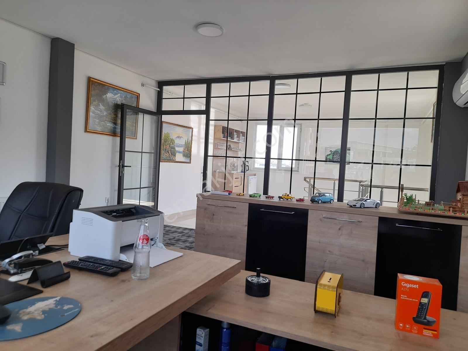 Gebze Adliye Karşısı Cadde Üstü 3 Kat Kiralık Dükkan - Görsel 5