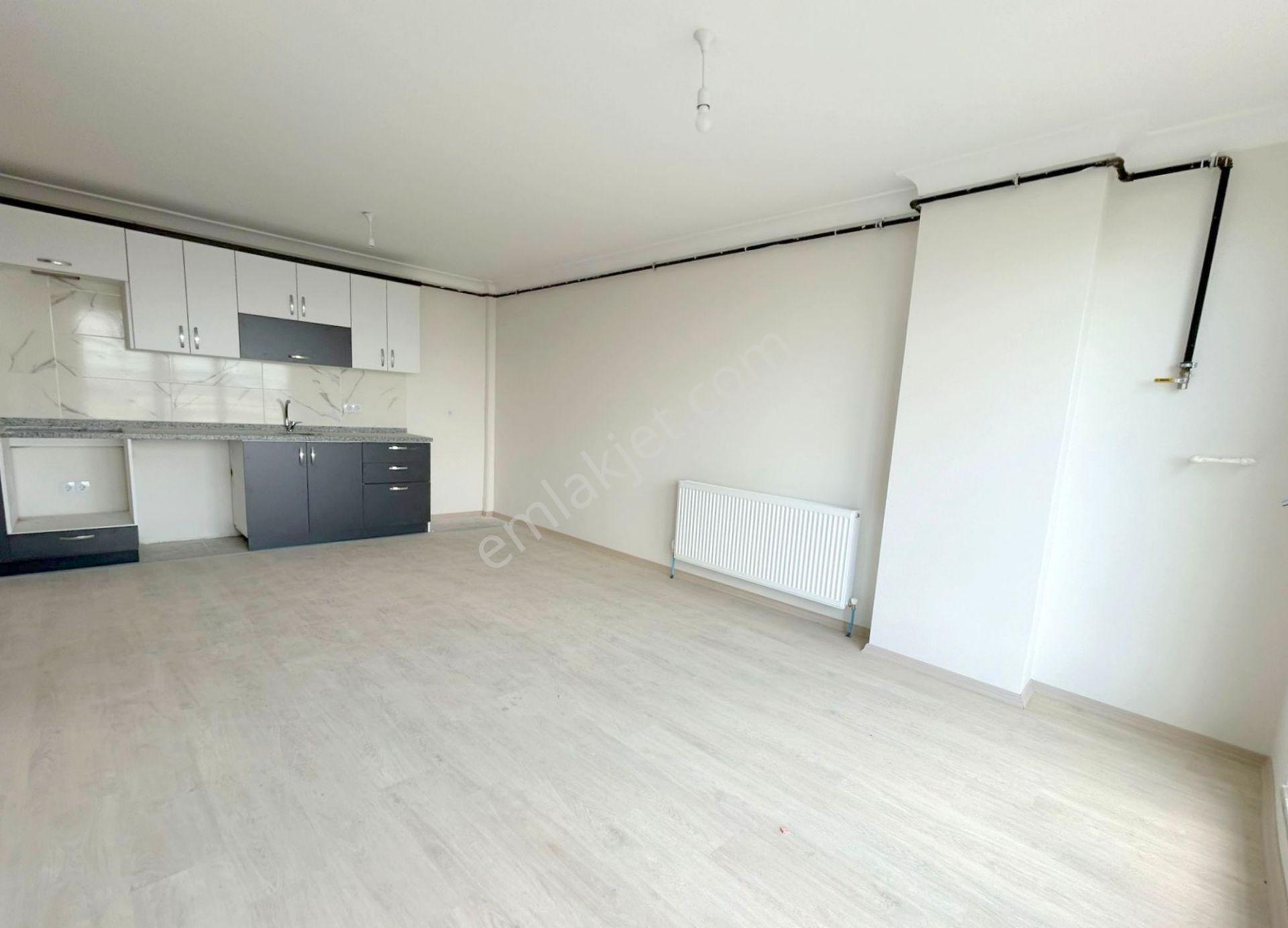 Mertcan'dan Havuzlu Güvenlikli Sitede Ara Kat 2+1 Daire