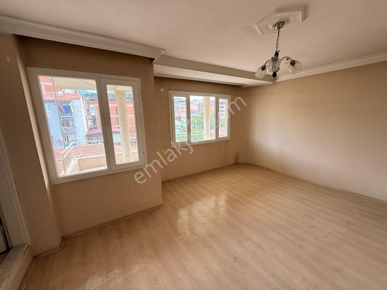 Manisa Alaşehir Alper Gayrimenkulden Beş Eylül Mah. 235 M2 Ebeveyn Banyolu 4+1 Daire - Görsel 25