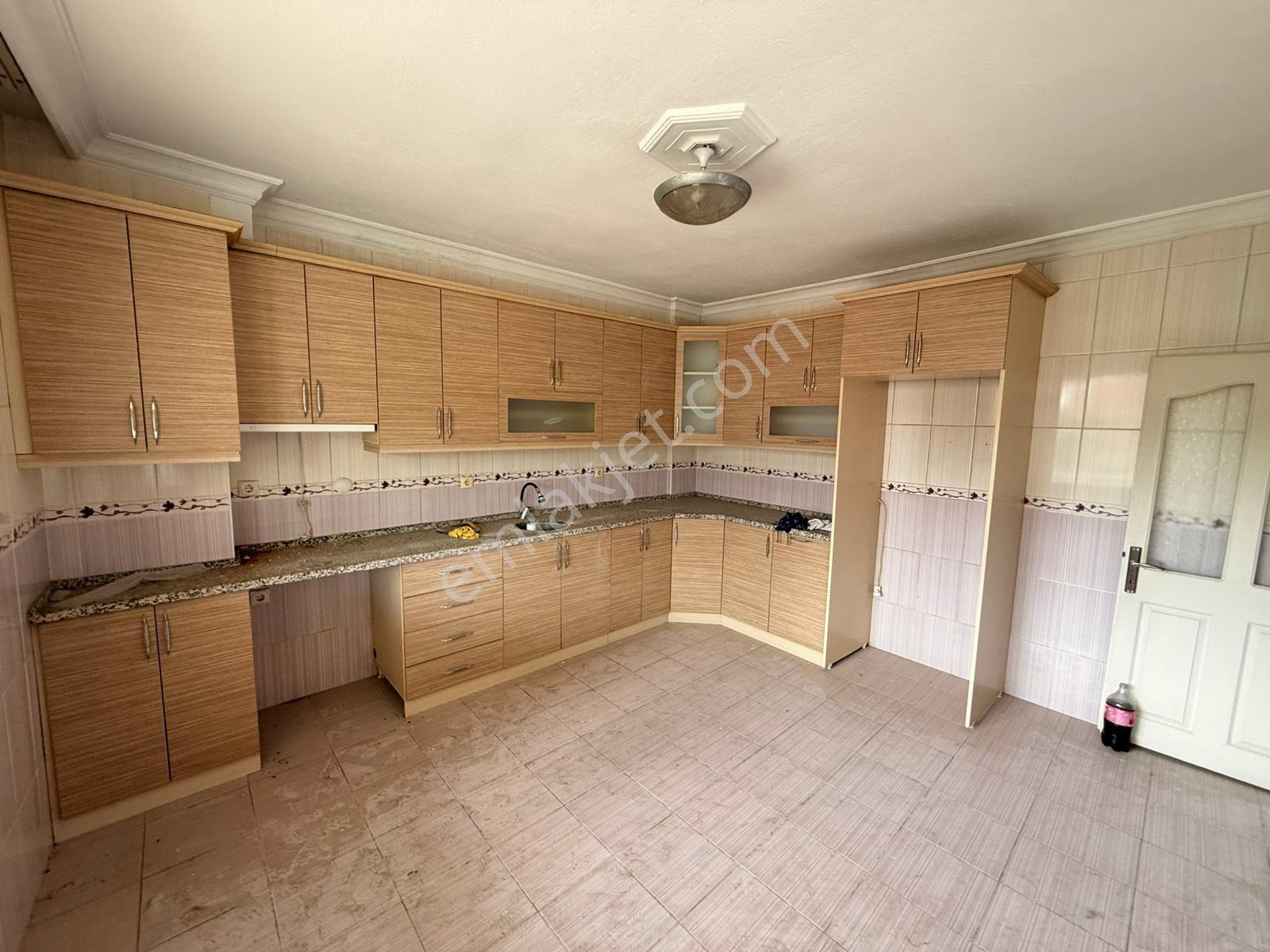 Manisa Alaşehir Alper Gayrimenkulden Beş Eylül Mah. 235 M2 Ebeveyn Banyolu 4+1 Daire - Görsel 19