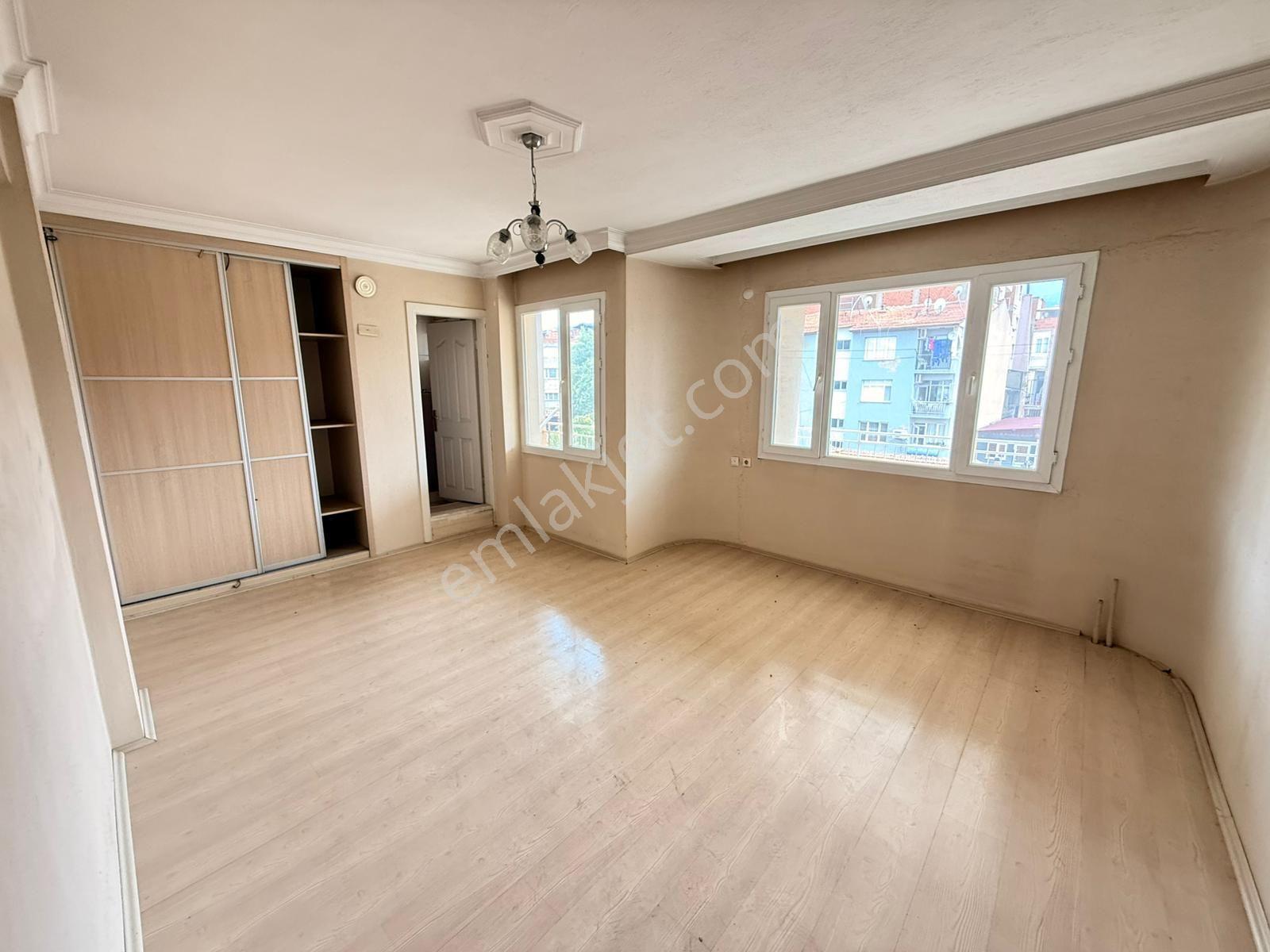 Manisa Alaşehir Alper Gayrimenkulden Beş Eylül Mah. 235 M2 Ebeveyn Banyolu 4+1 Daire - Görsel 21