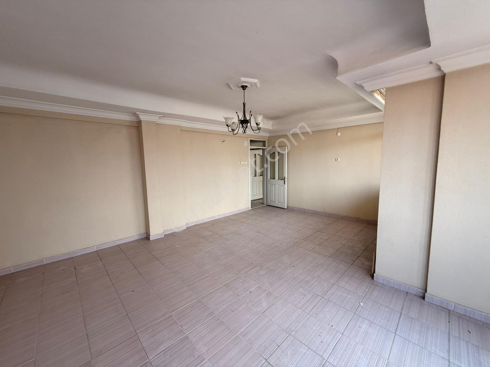 Manisa Alaşehir Alper Gayrimenkulden Beş Eylül Mah. 235 M2 Ebeveyn Banyolu 4+1 Daire - Görsel 10