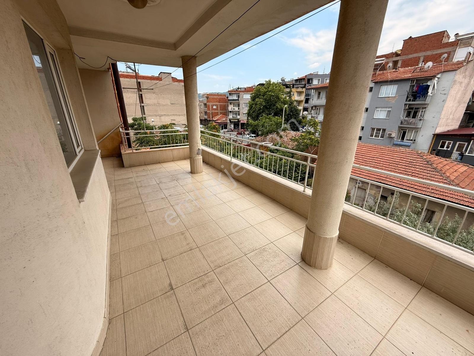 Manisa Alaşehir Alper Gayrimenkulden Beş Eylül Mah. 235 M2 Ebeveyn Banyolu 4+1 Daire - Görsel 27