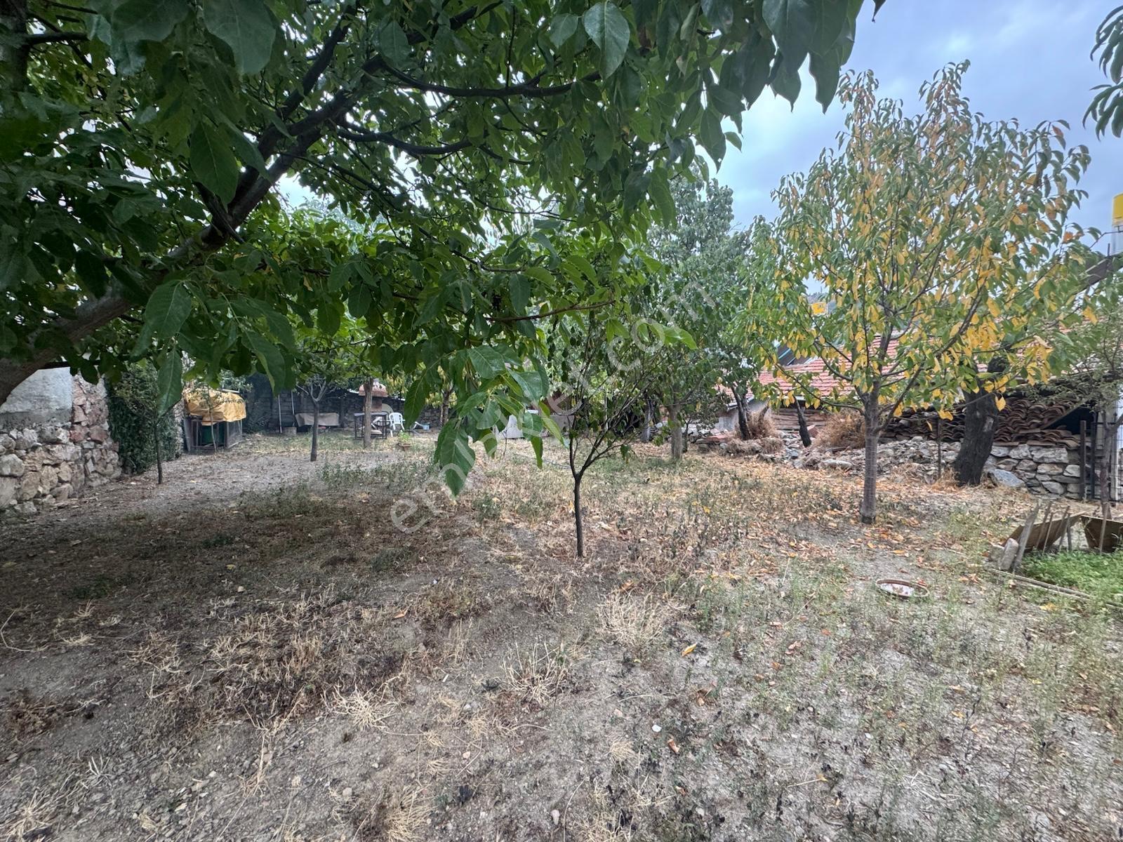 Topçubağı Cami Yanında Bahçeli 460m2 3+1 Satılık Müstakil Ev - Görsel 12
