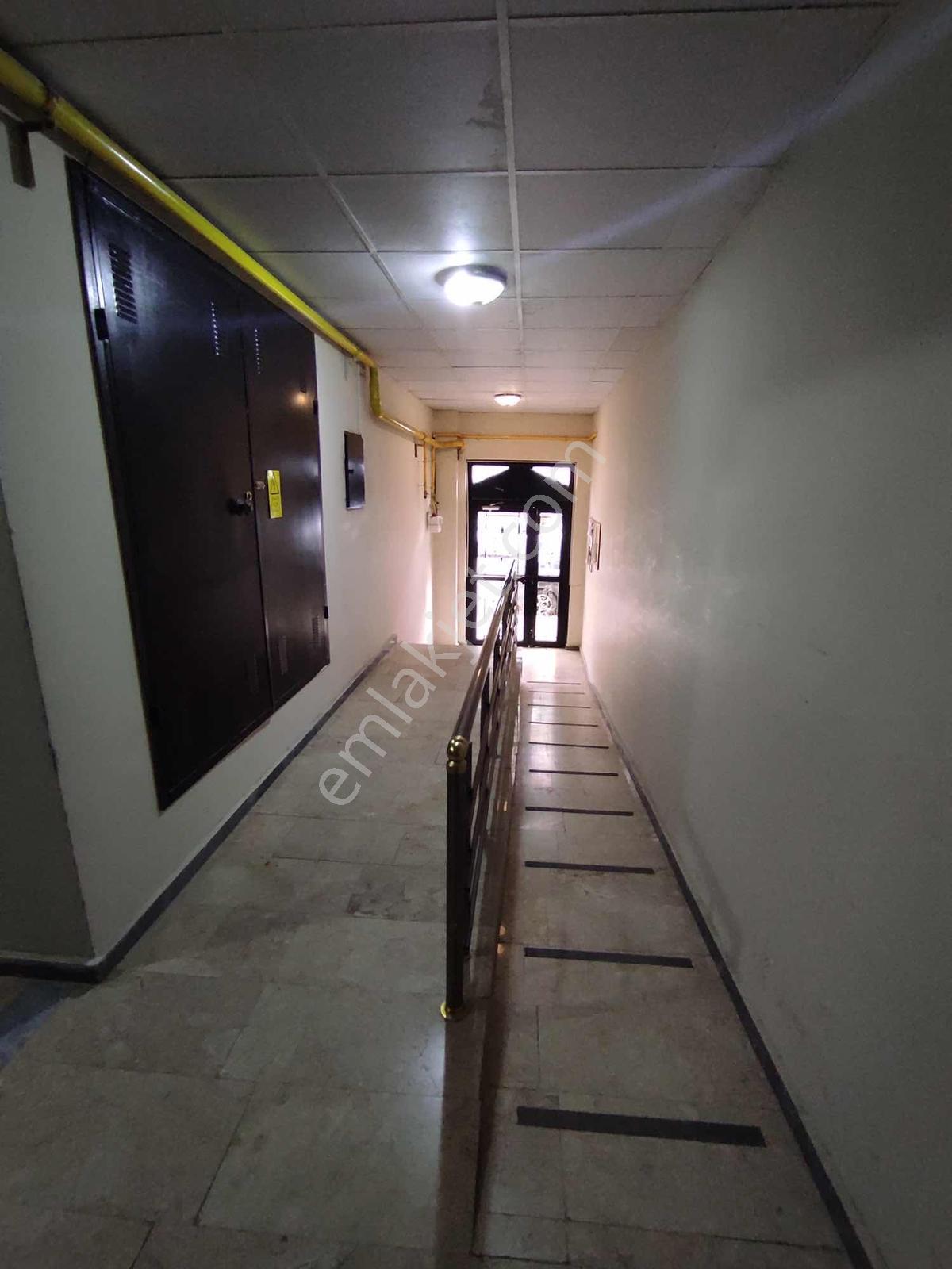 Fazelden Esenli Cad. Üstü Tramvaya 1 Dk Yürüme Mesafesinde 2+1 - Görsel 18