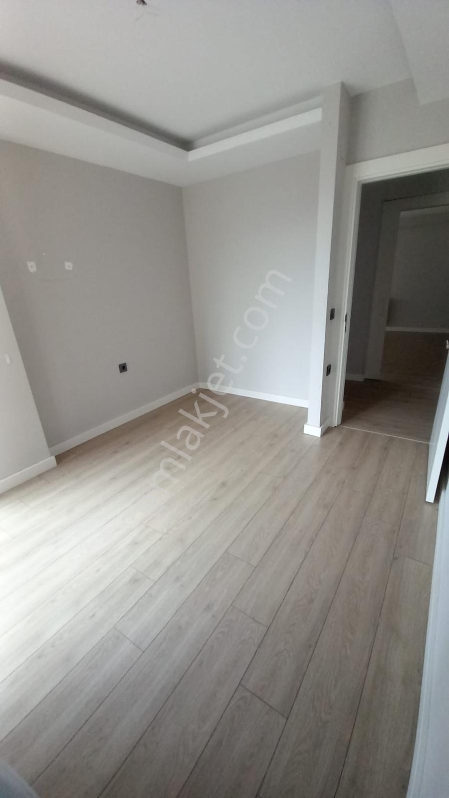 Türkmenbaşında Bahçe Katında 3+1 Havuz Sitede Satılık Daire - Görsel 13