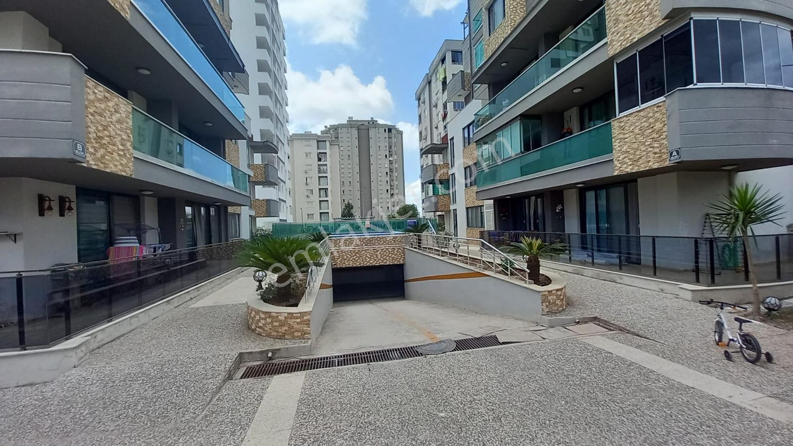 Türkmenbaşında Bahçe Katında 3+1 Havuz Sitede Satılık Daire - Görsel 34