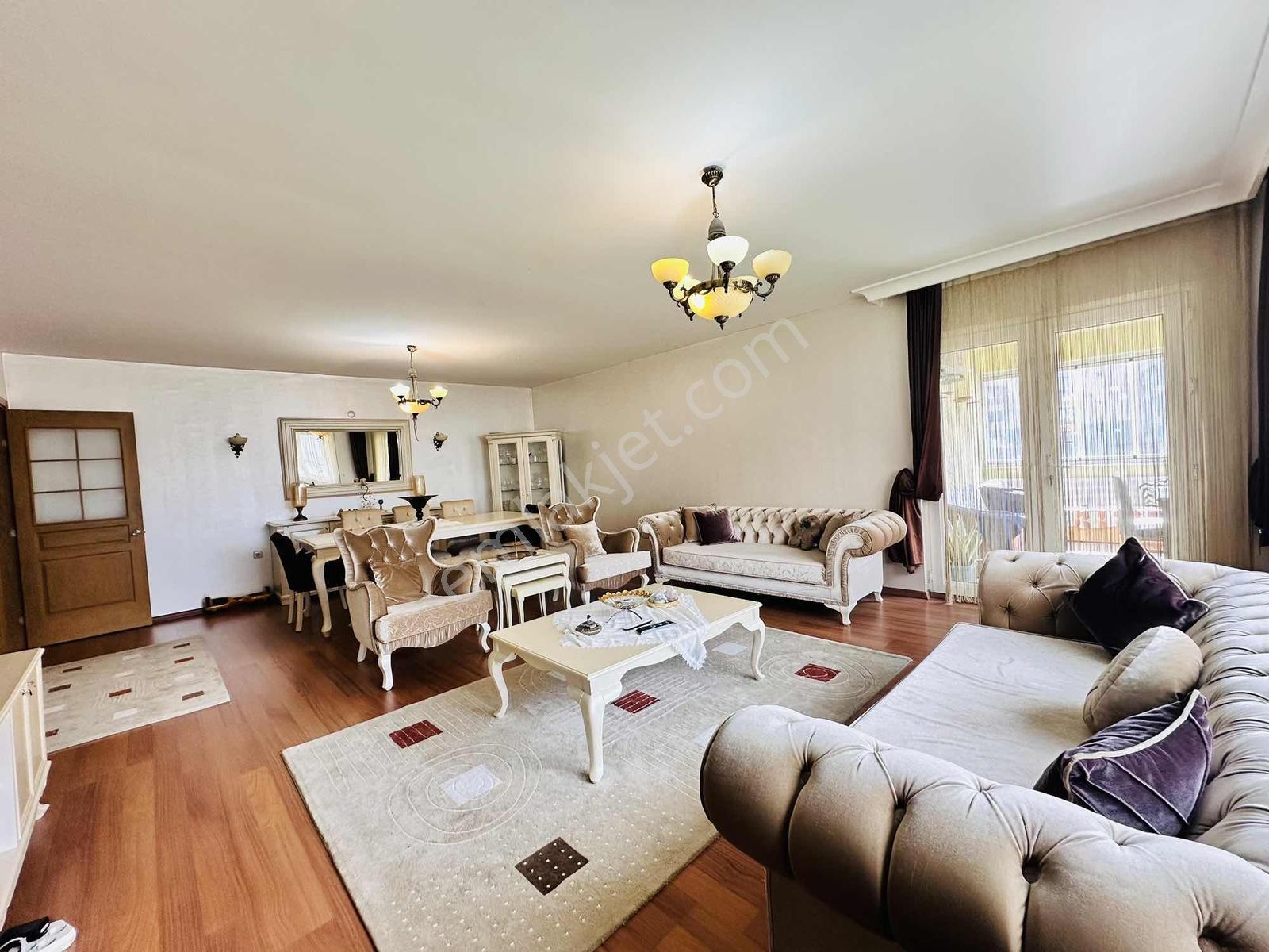 Parlamenterler Sitesi Kısa Katlı Blok Havuz Cepheli Masrafsız - Görsel 24
