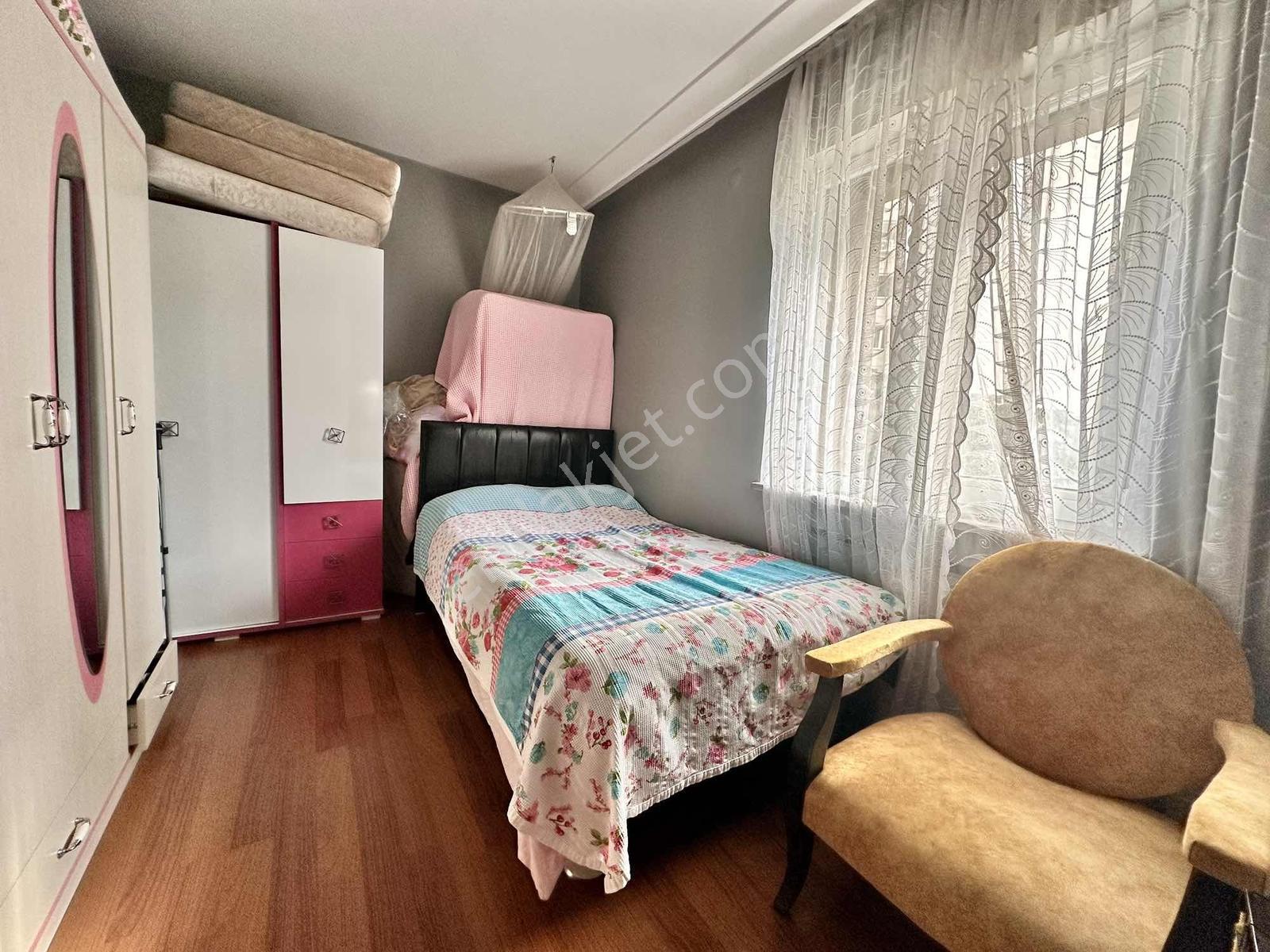 Parlamenterler Sitesi Kısa Katlı Blok Havuz Cepheli Masrafsız - Görsel 12