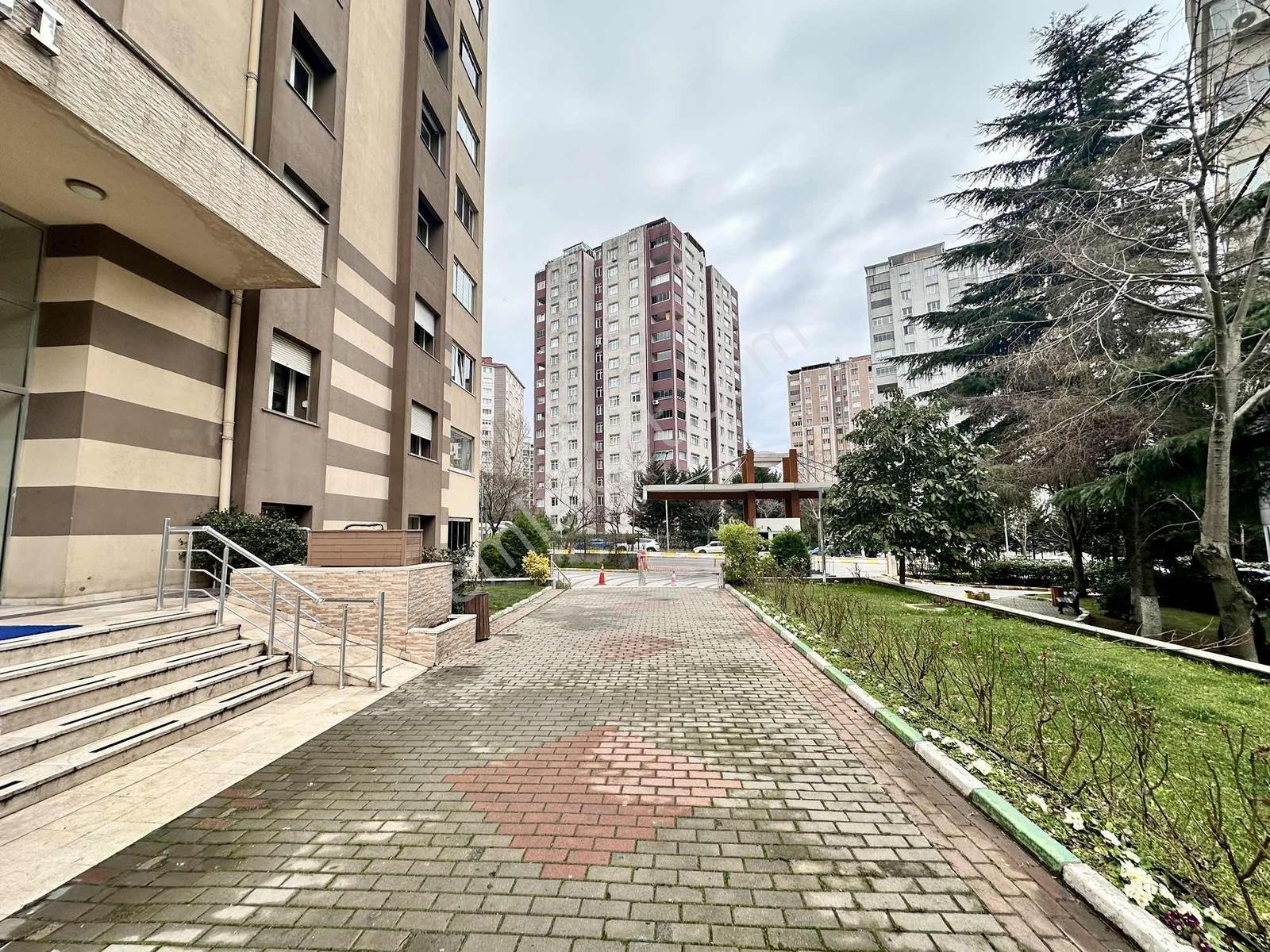 Parlamenterler Sitesi Kısa Katlı Blok Havuz Cepheli Masrafsız - Görsel 13