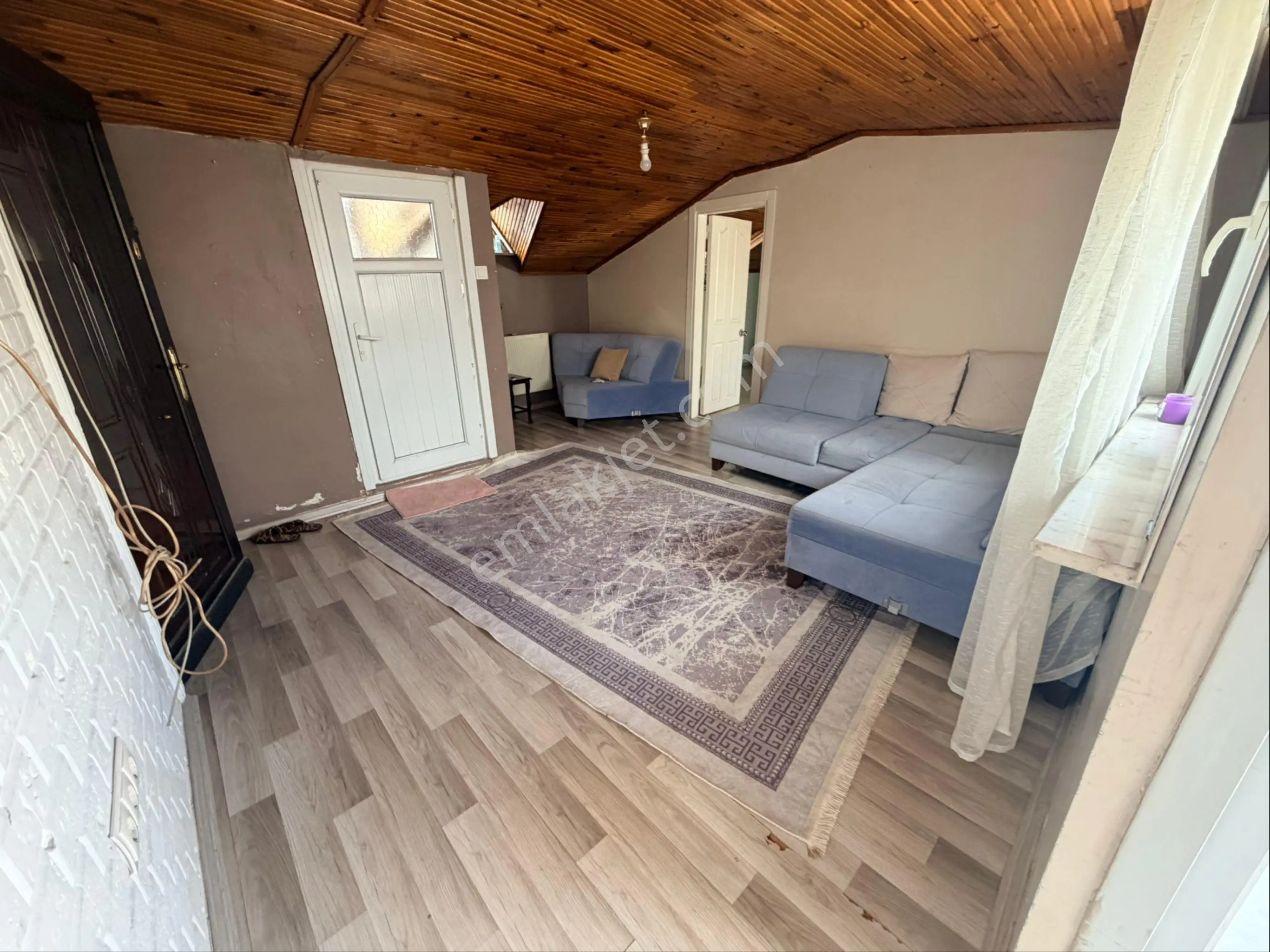 Bağcılar Barbaros Mahallesi Kiralık Eşyalı 1+1 Teras Katı 25.000₺ - Görsel 3