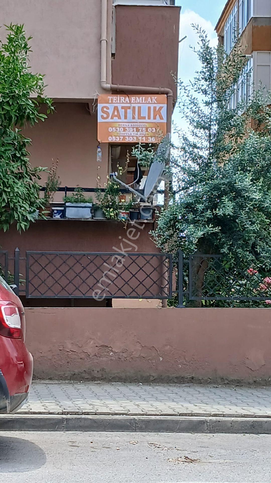 Bakmadan Geçmeyin