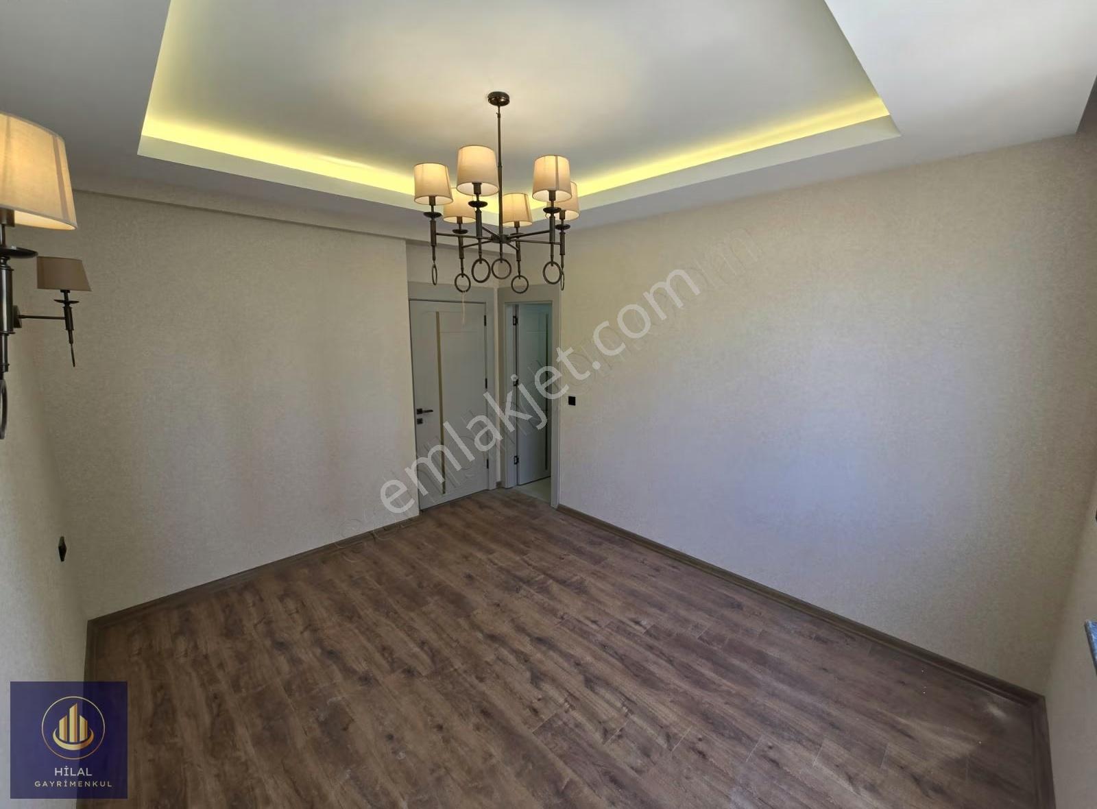 Akkent Merkezde Ultra Lüks 2.5+1 Daire 130m² - Görsel 2