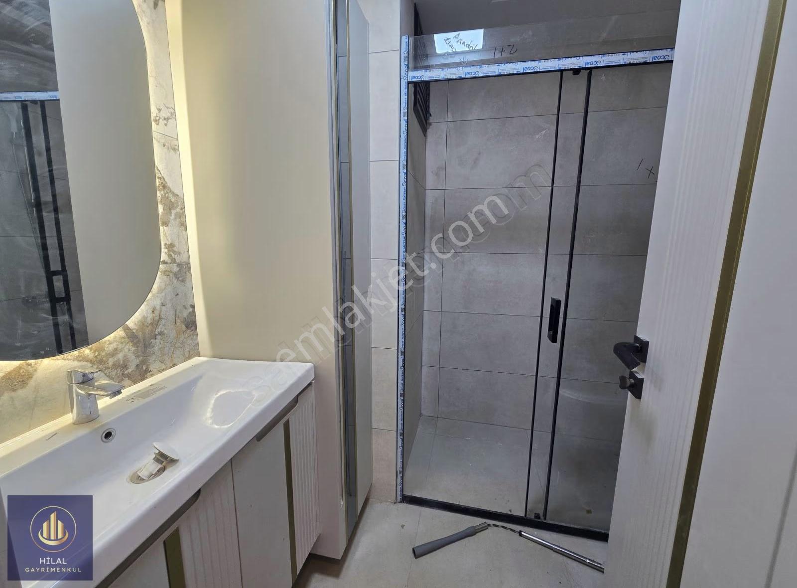 Akkent Merkezde Ultra Lüks 2.5+1 Daire 130m² - Görsel 11