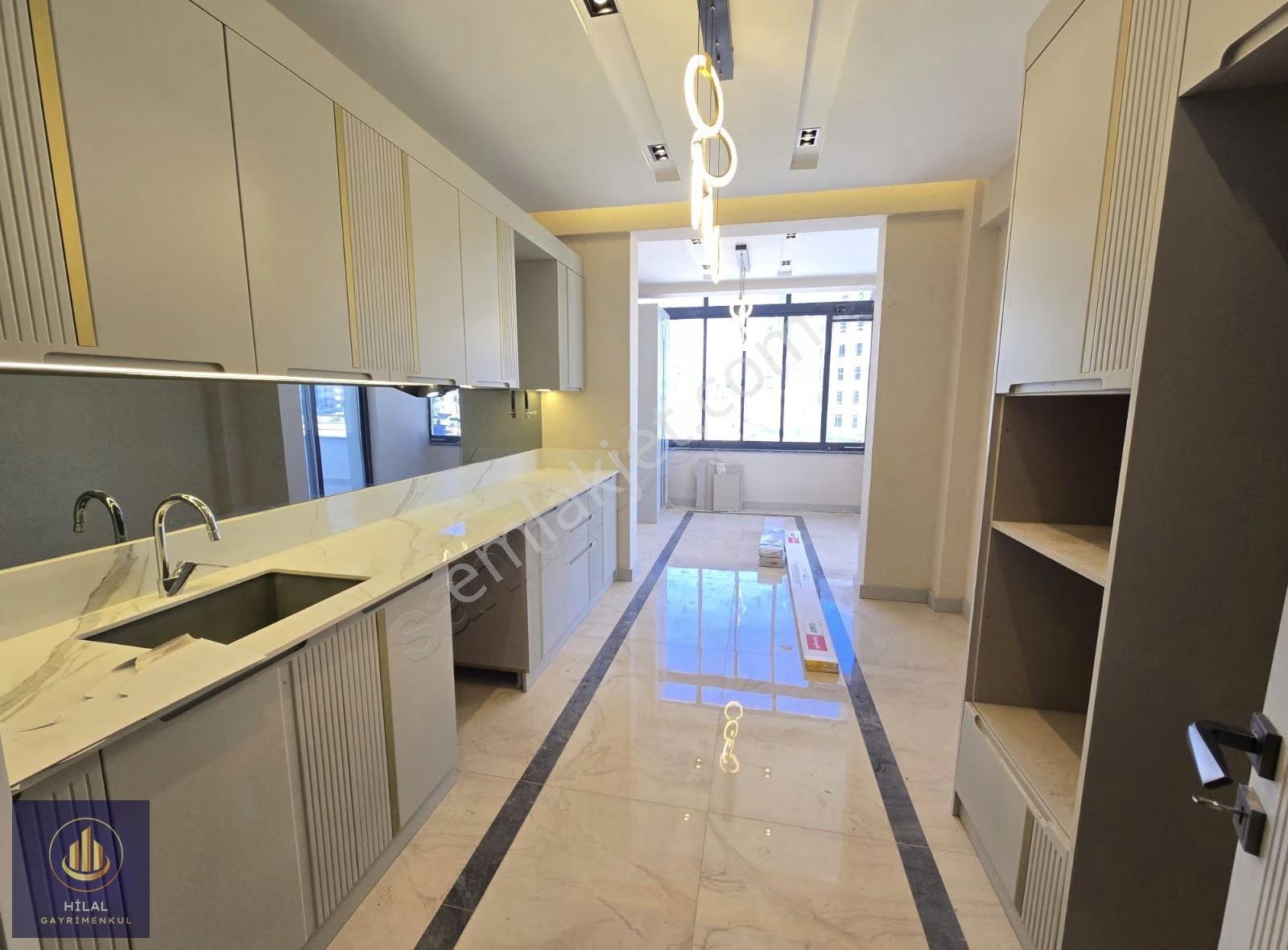 Akkent Merkezde Ultra Lüks 2.5+1 Daire 130m² - Görsel 10